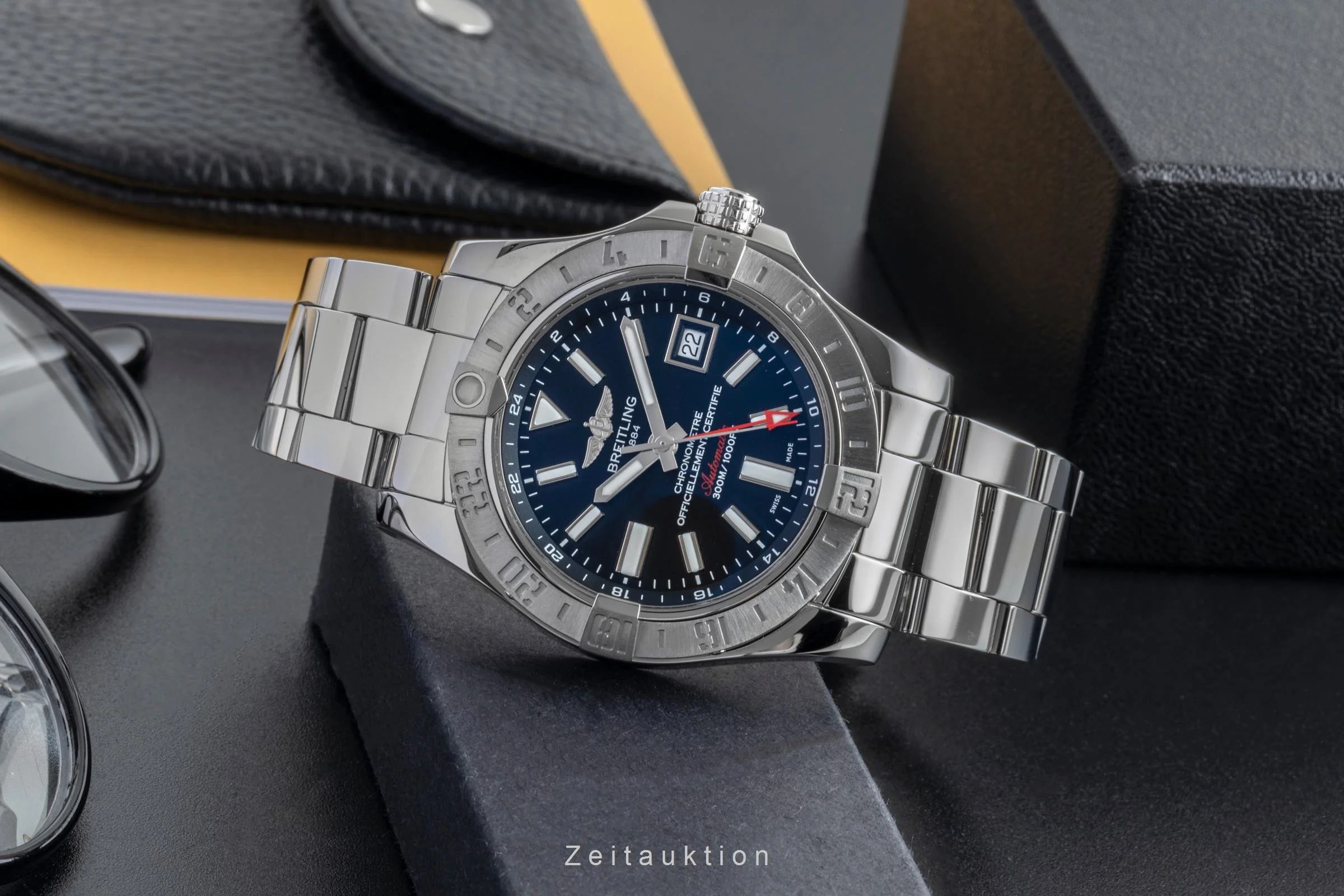 Breitling Avenger II GMT steel automatic men's watch A32390111B1A1  [2506741] - Image 3