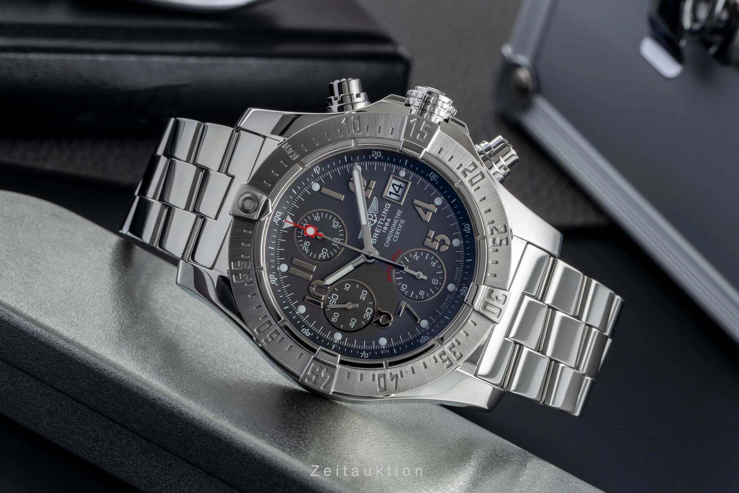 Breitling Avenger Skyland chronograph steel automatic men's watch A13380-178  [2504949] - Image 3
