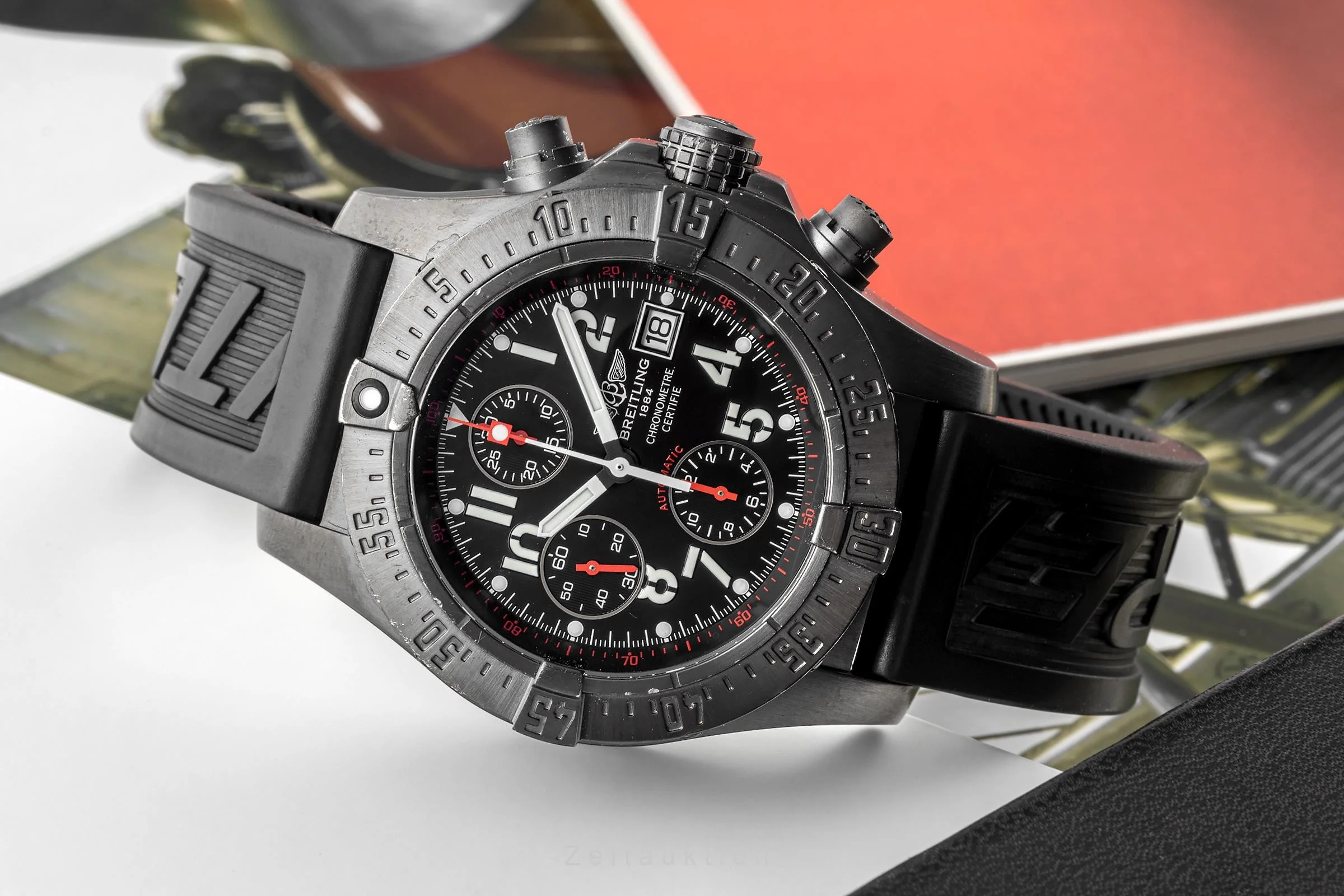 Breitling Avenger Skyland chronograph steel automatic men's watch M13380-3014 LP: 6200EUR Limited  [2304329] - Image 2