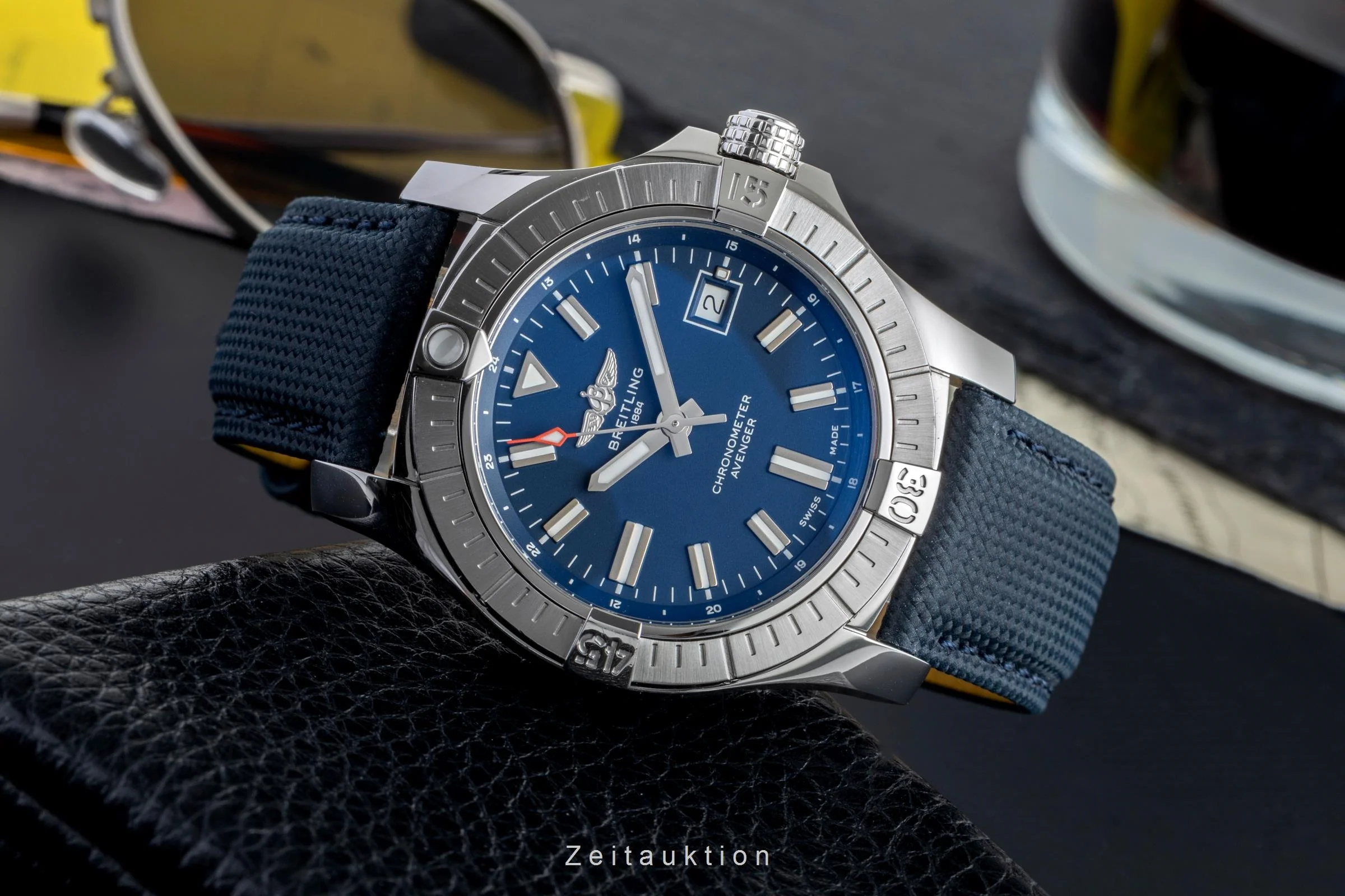 Breitling Avenger steel automatic men's watch A17318 LP: 4800EUR  [2505160] - Image 3