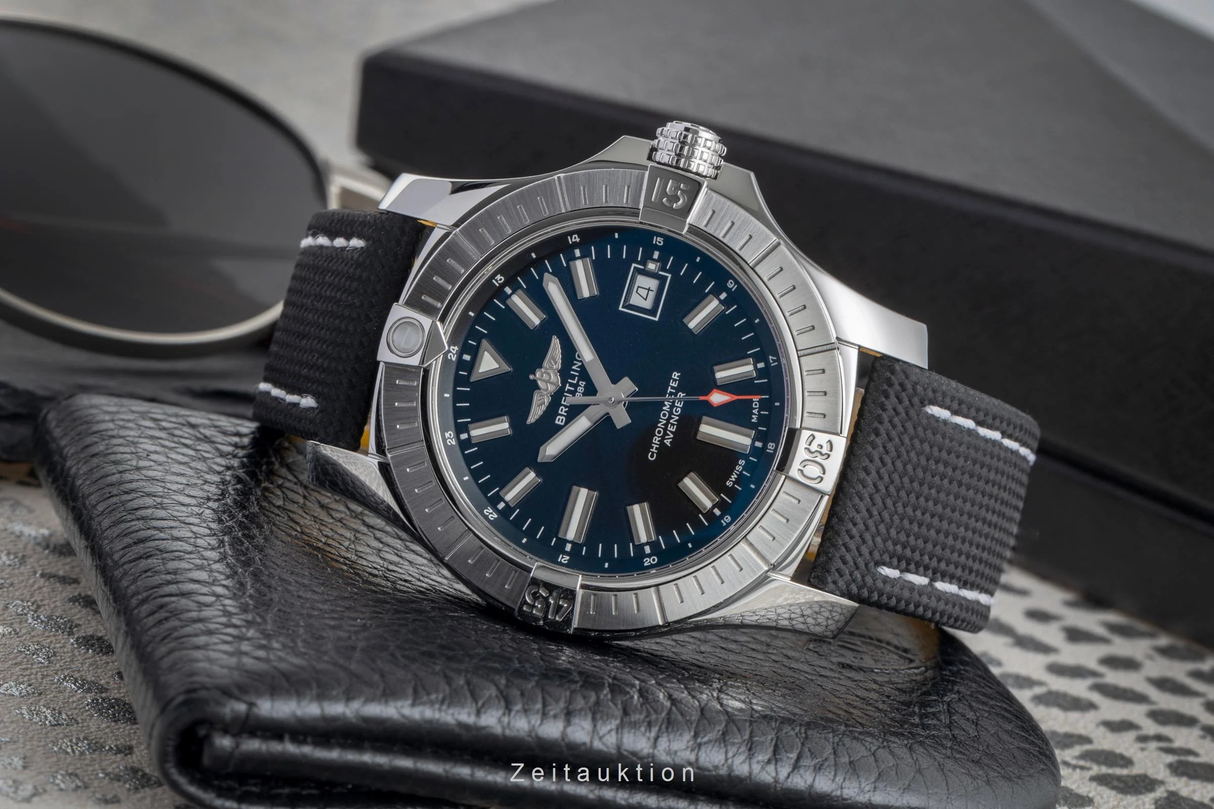 Breitling Avenger steel automatic men's watch A17318101B1X1  [2502836] - Image 3