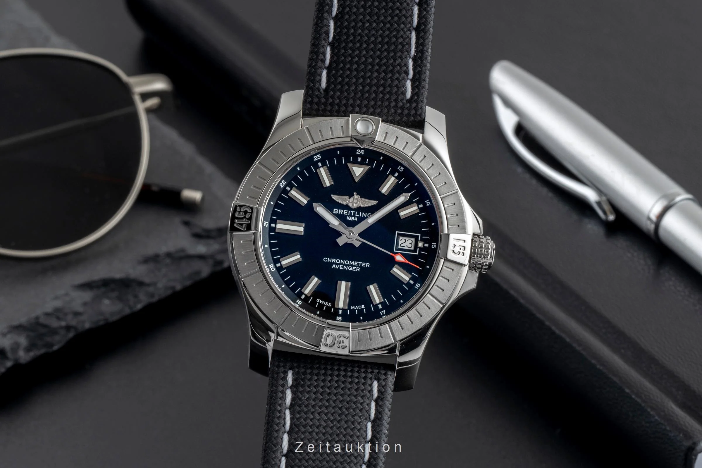 Breitling Avenger steel automatic men's watch A17318101B1X1 LP: 4150EUR  [2503177] - Image 2