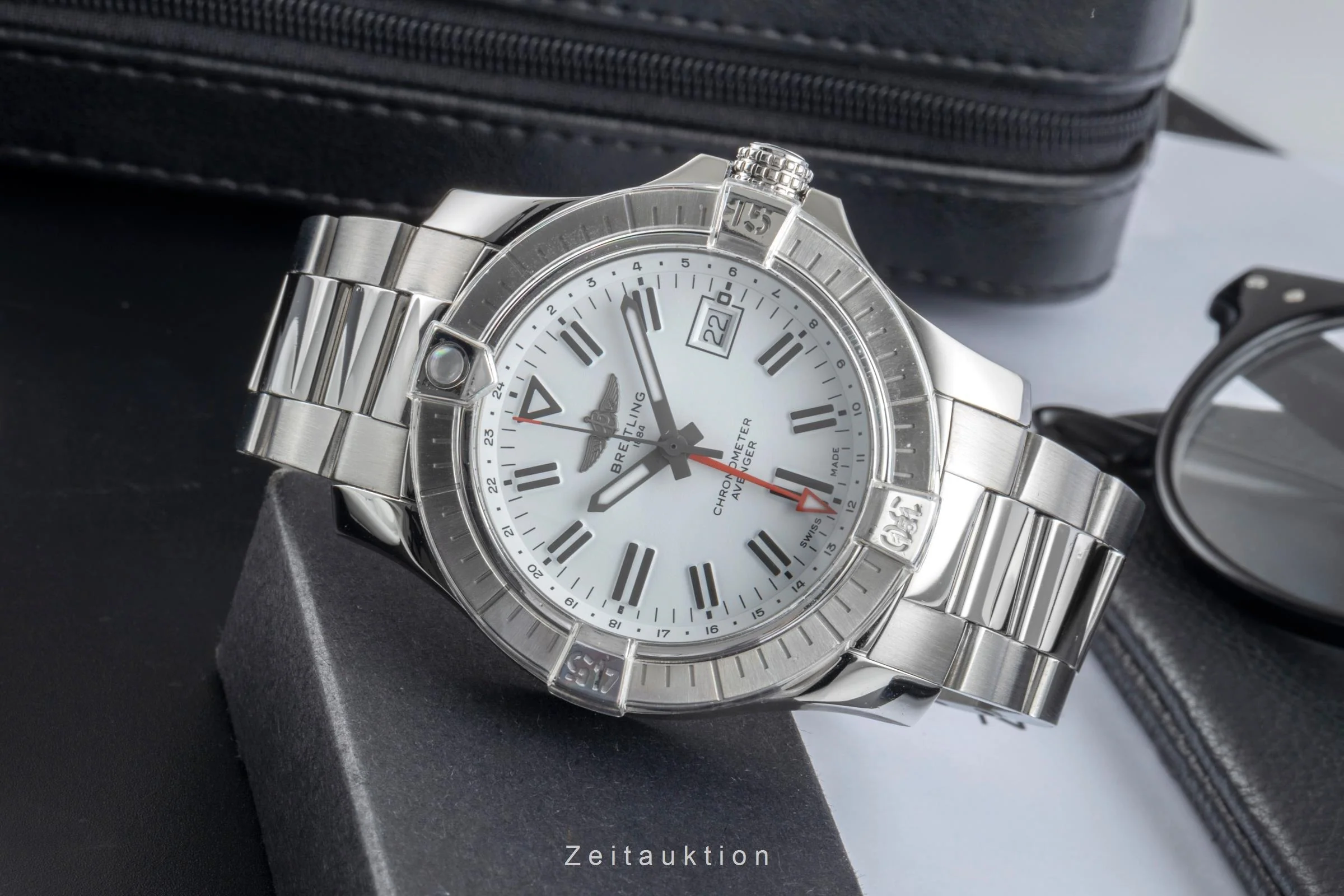 Breitling Avenger steel automatic men's watch A32397101A1A1 LP: 4750EUR  [2505792] - Image 3