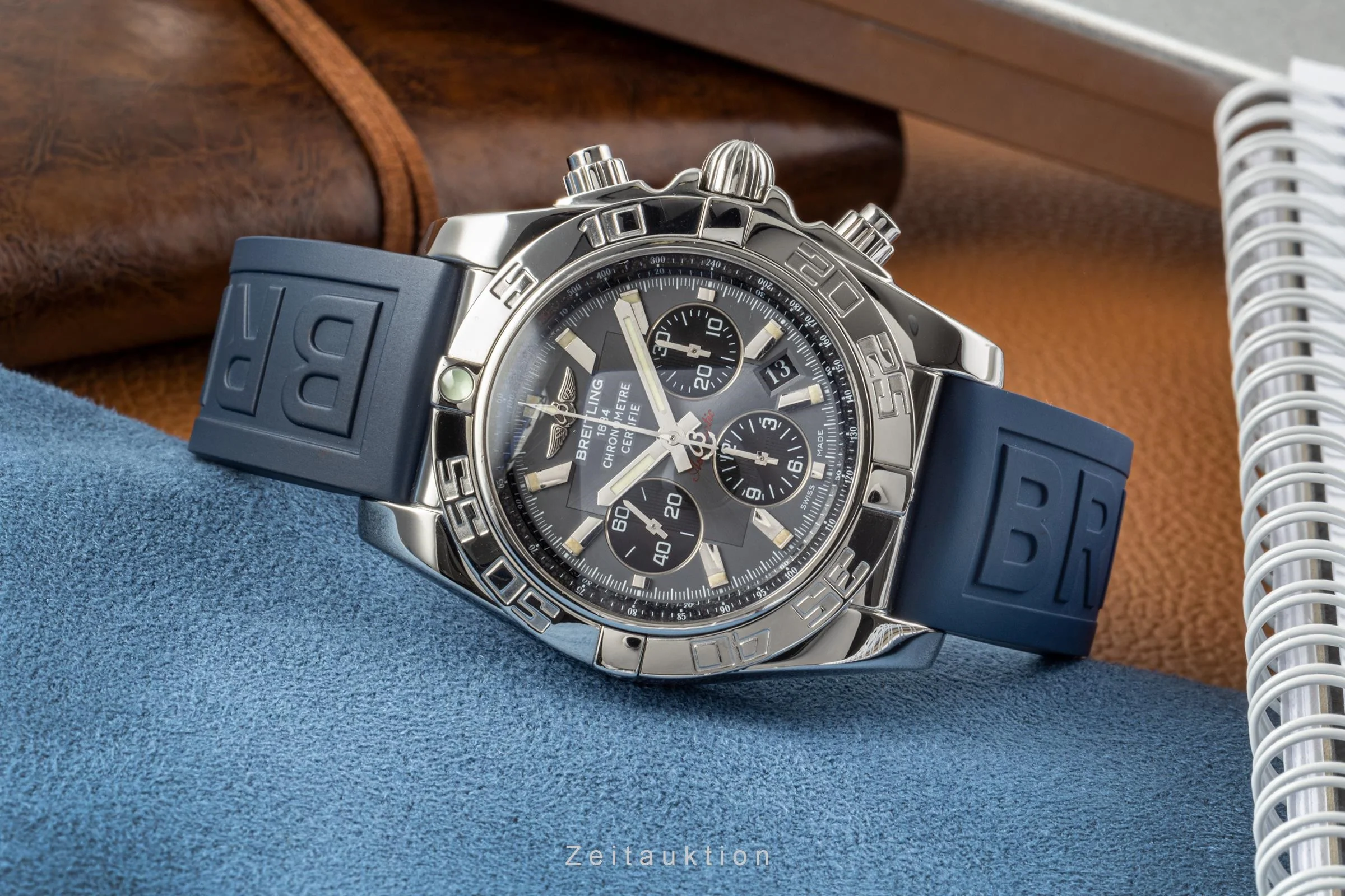 Breitling Chronomat 44 chronograph steel automatic men's watch AB0110 LP: 8900EUR  [2206032] - Image 2