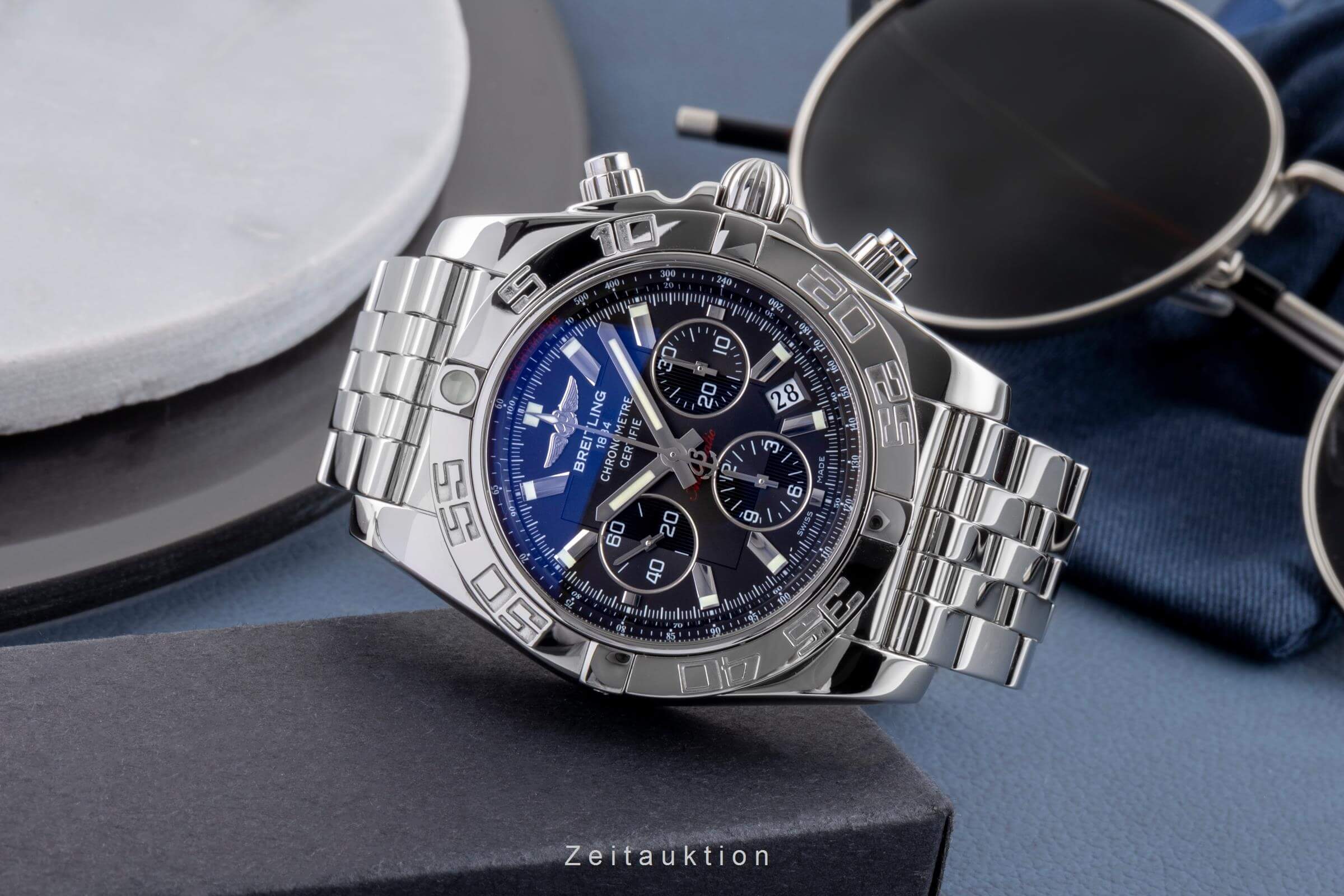Breitling Chronomat 44 chronograph steel automatic men's watch AB0110,  AB011M24PA  [2500950] - Image 3