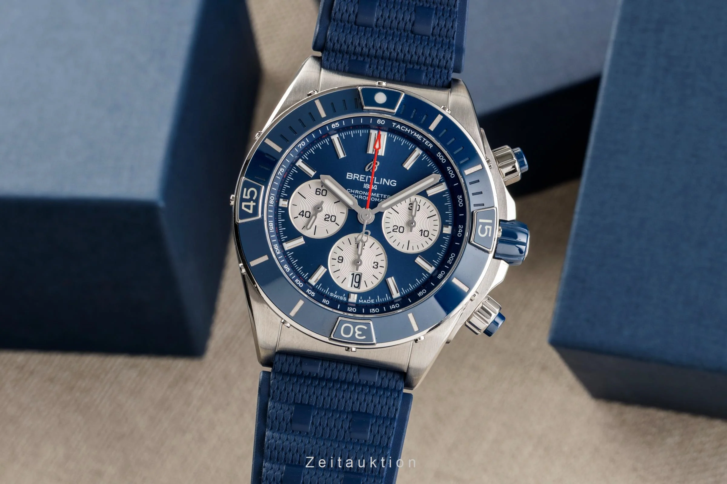 Breitling Chronomat 44 chronograph steel automatic men's watch AB0136 LP: 9850EUR  [2503225] - Image 2