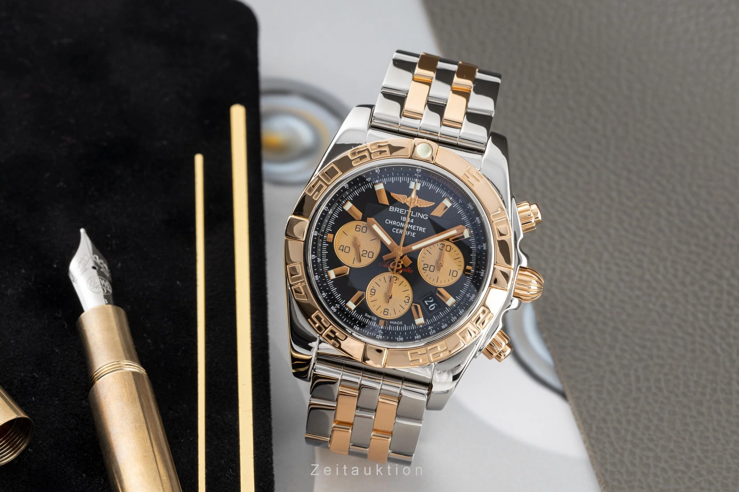 Breitling Chronomat 44 chronograph steel / gold automatic men's watch CB0110 LP: 12950EUR  [2301990] - Image 3