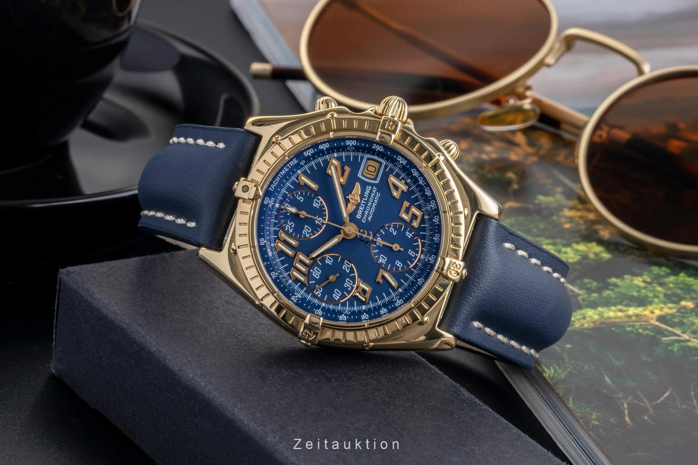 Breitling Chronomat chronograph 18 ct gold automatic men's watch K13047 , 81950  [2501375] - Image 3