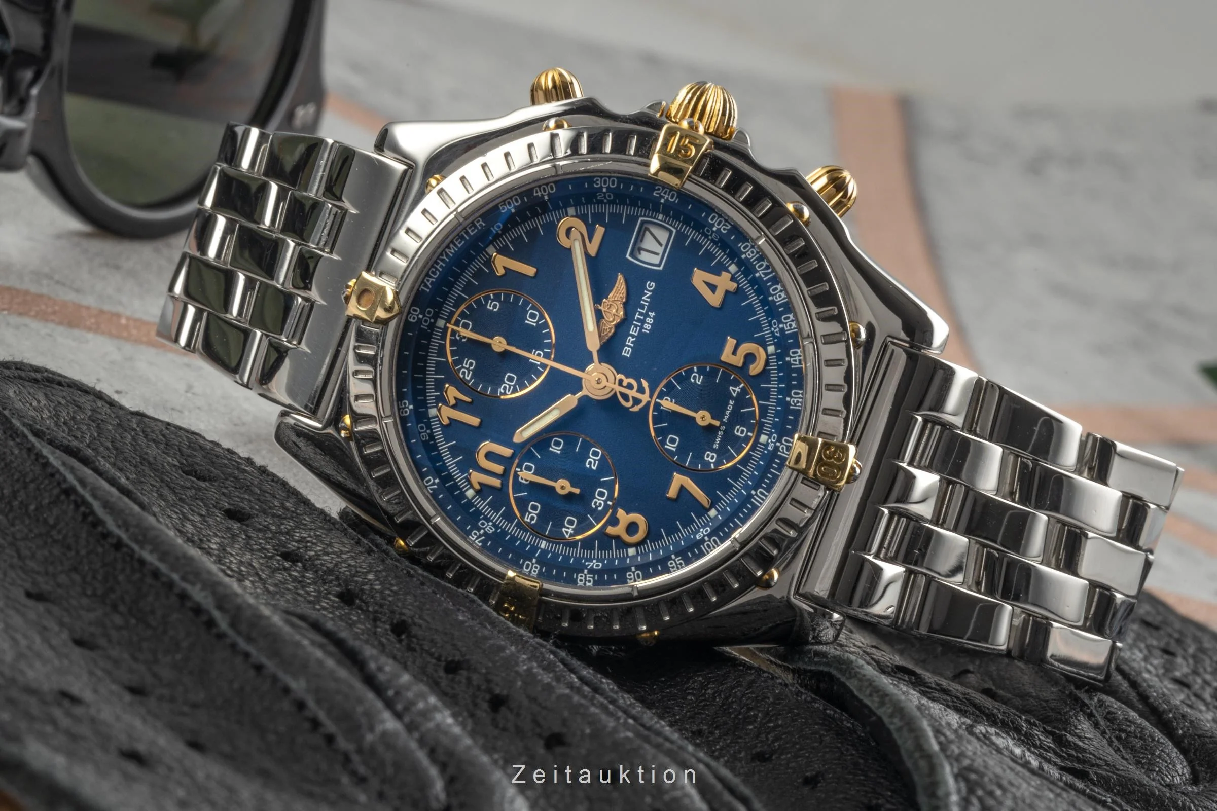 Breitling Chronomat chronograph steel / gold automatic men's watch B13050.1  [2302377] - Image 2
