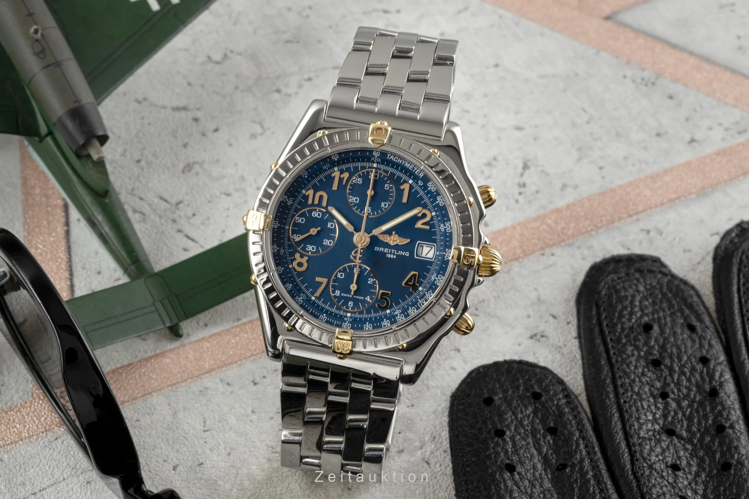 Breitling Chronomat chronograph steel / gold automatic men's watch B13050.1  [2302377] - Image 3