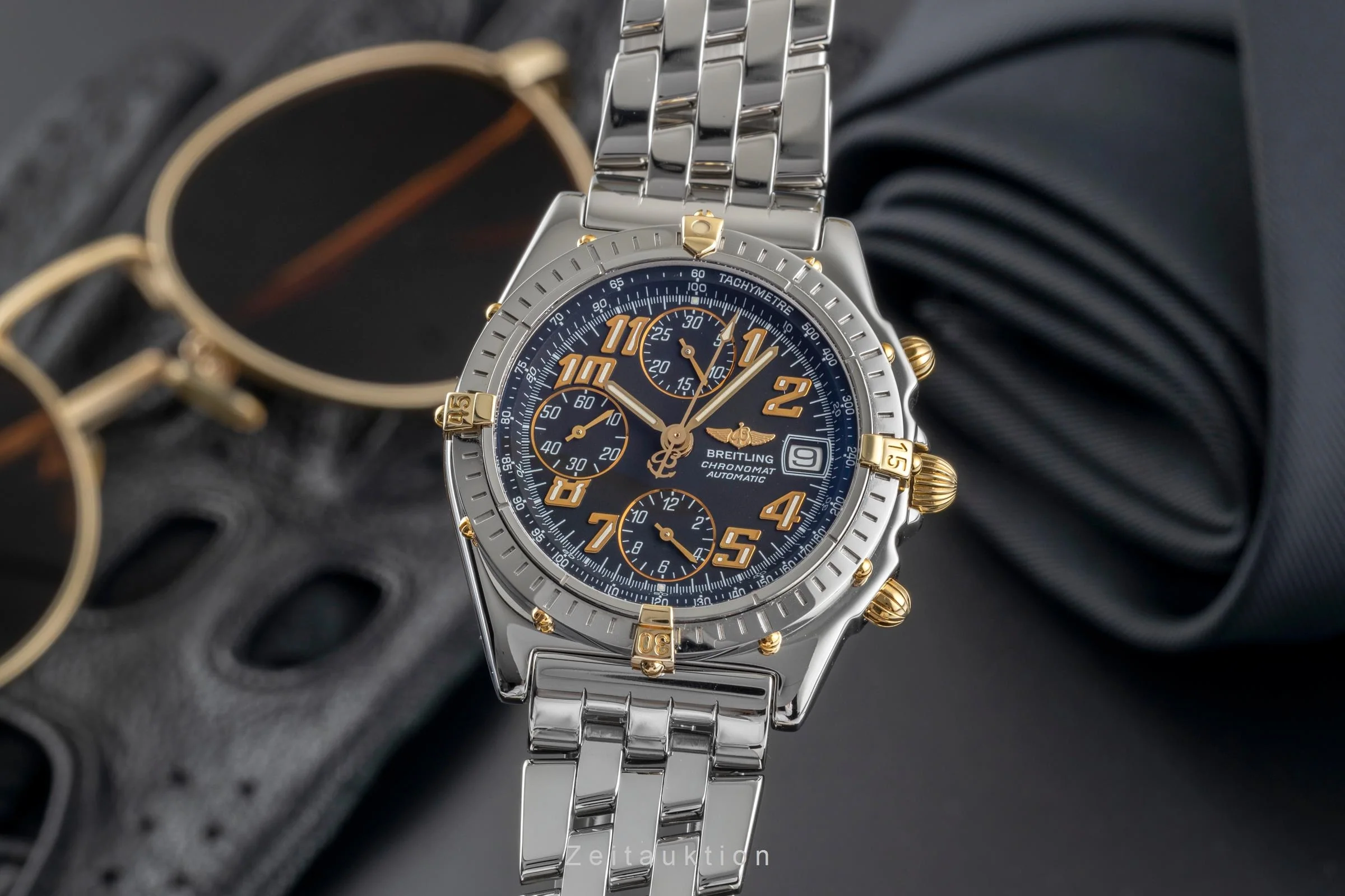 Breitling Chronomat chronograph steel / gold automatic men's watch B13050.1  [2502672] - Image 2