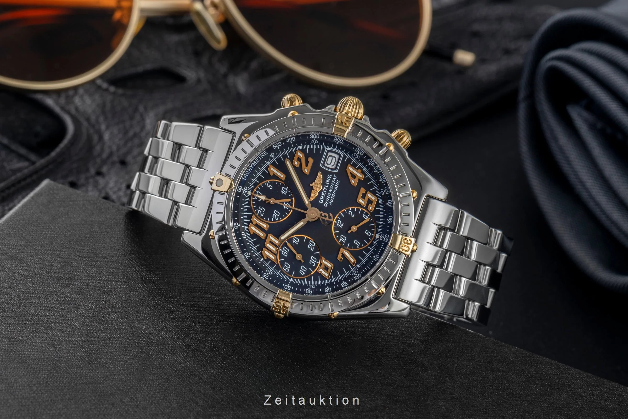 Breitling Chronomat chronograph steel / gold automatic men's watch B13050.1  [2502672] - Image 3