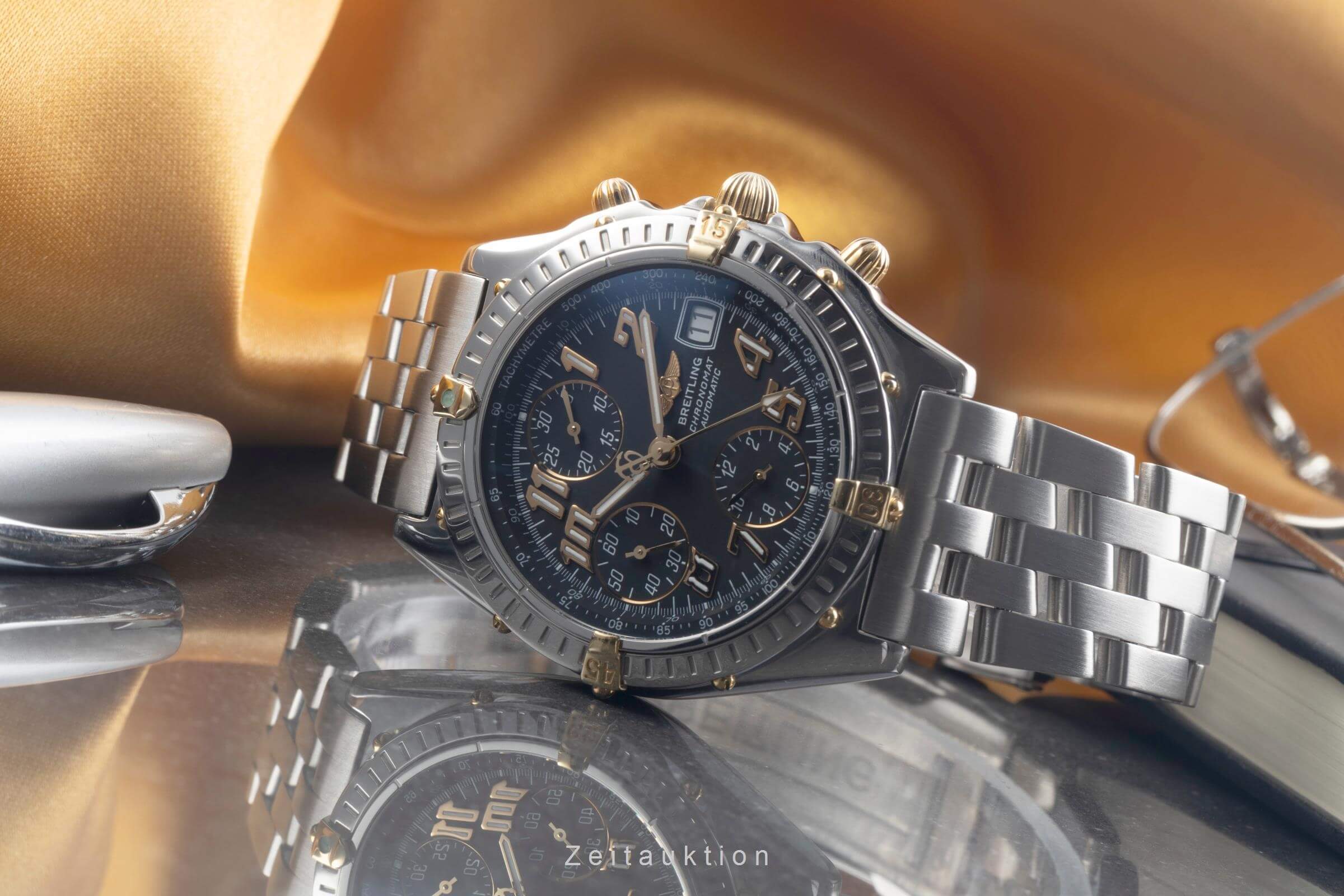 Breitling Chronomat chronograph steel / gold automatic men's watch B13350  [2500673] - Image 3