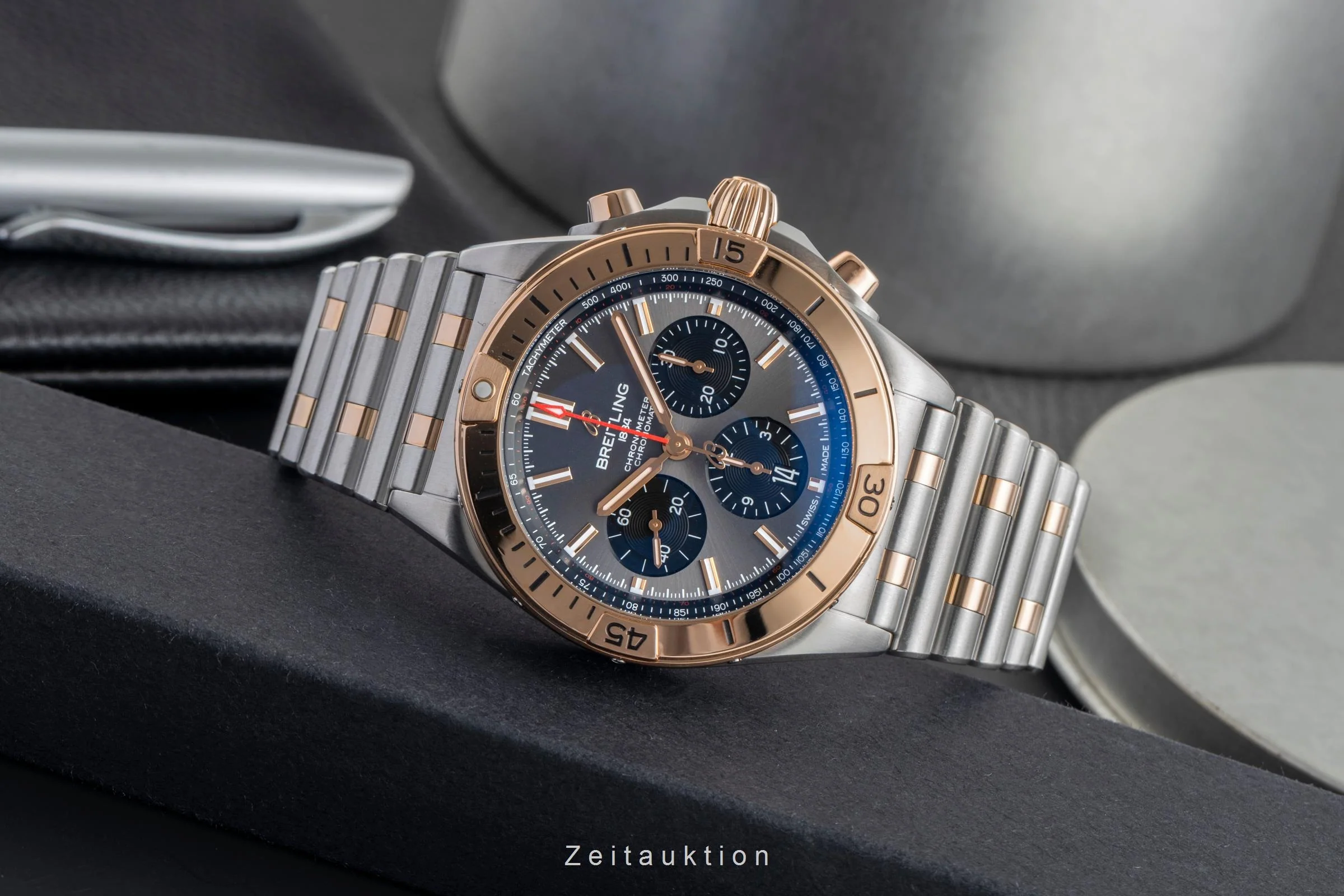 Breitling Chronomat chronograph steel / gold automatic men's watch UB0134101B1U1 LP: 13400EUR  [2503674] - Image 3