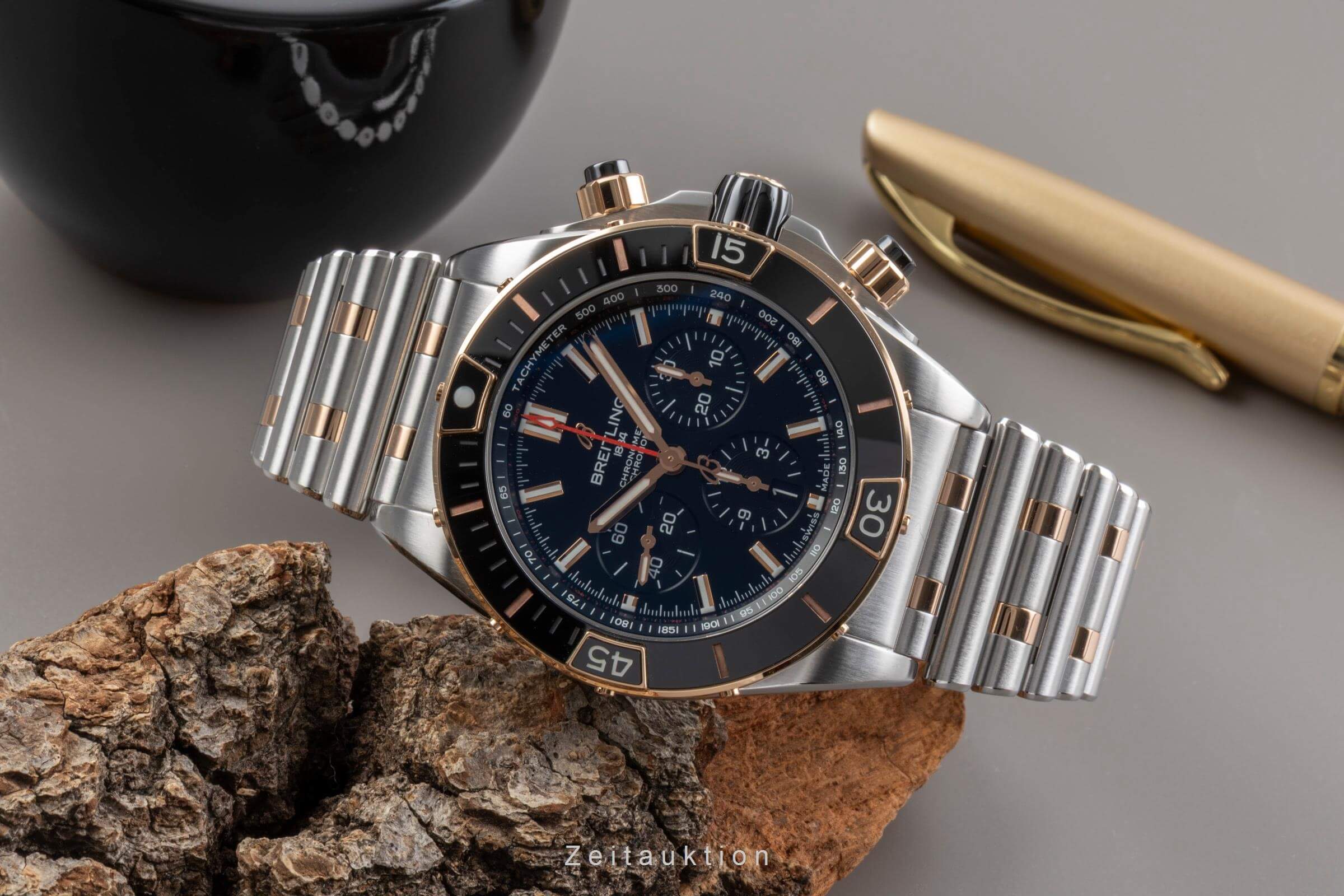 Breitling Chronomat chronograph steel / gold automatic men's watch UB0136251B1U1 LP: 15200EUR  [2502336] - Image 3