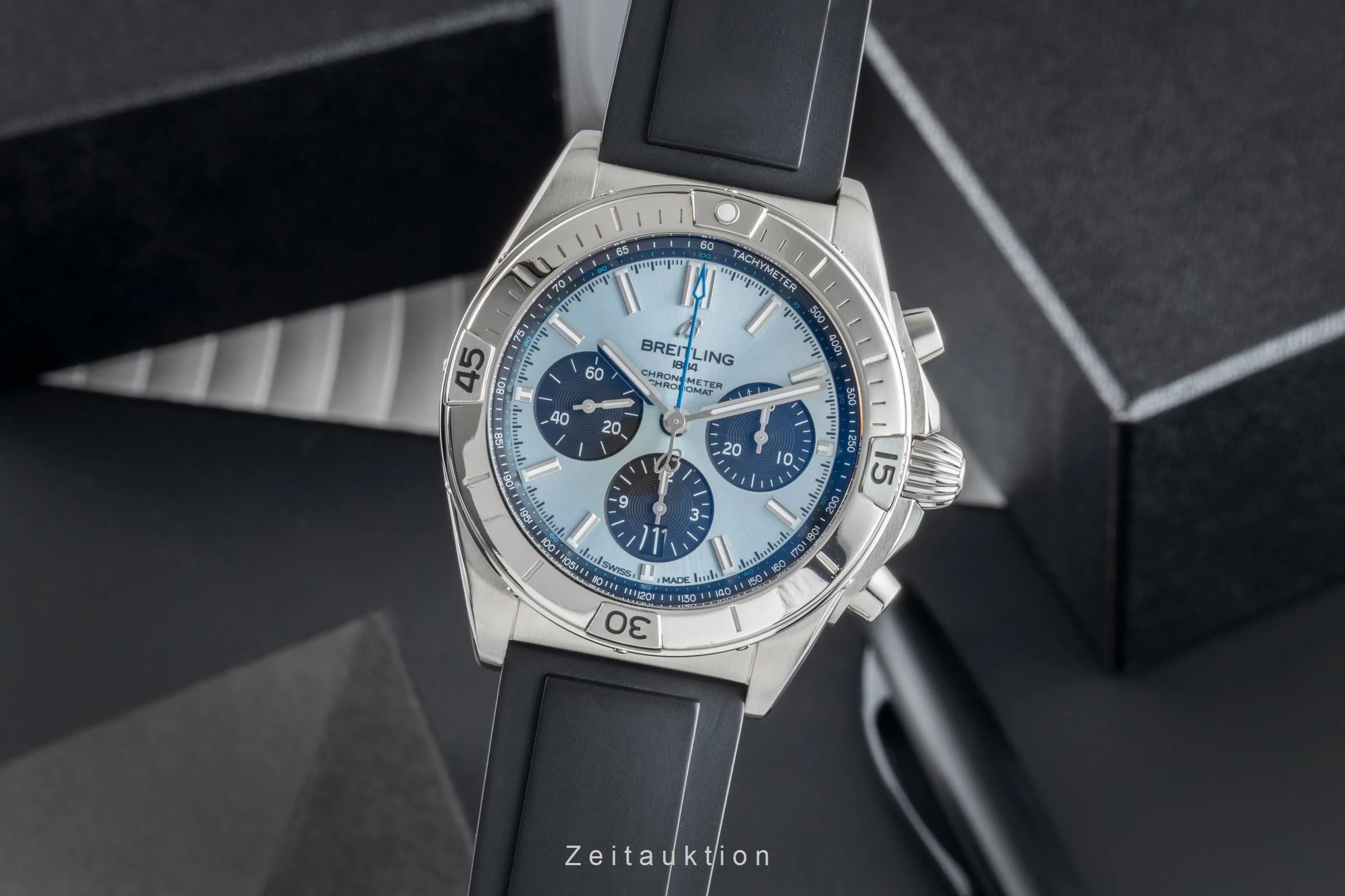 Breitling Chronomat chronograph steel / platinium automatic men's watch PB0134 LP: 11400EUR  [2505491] - Image 2