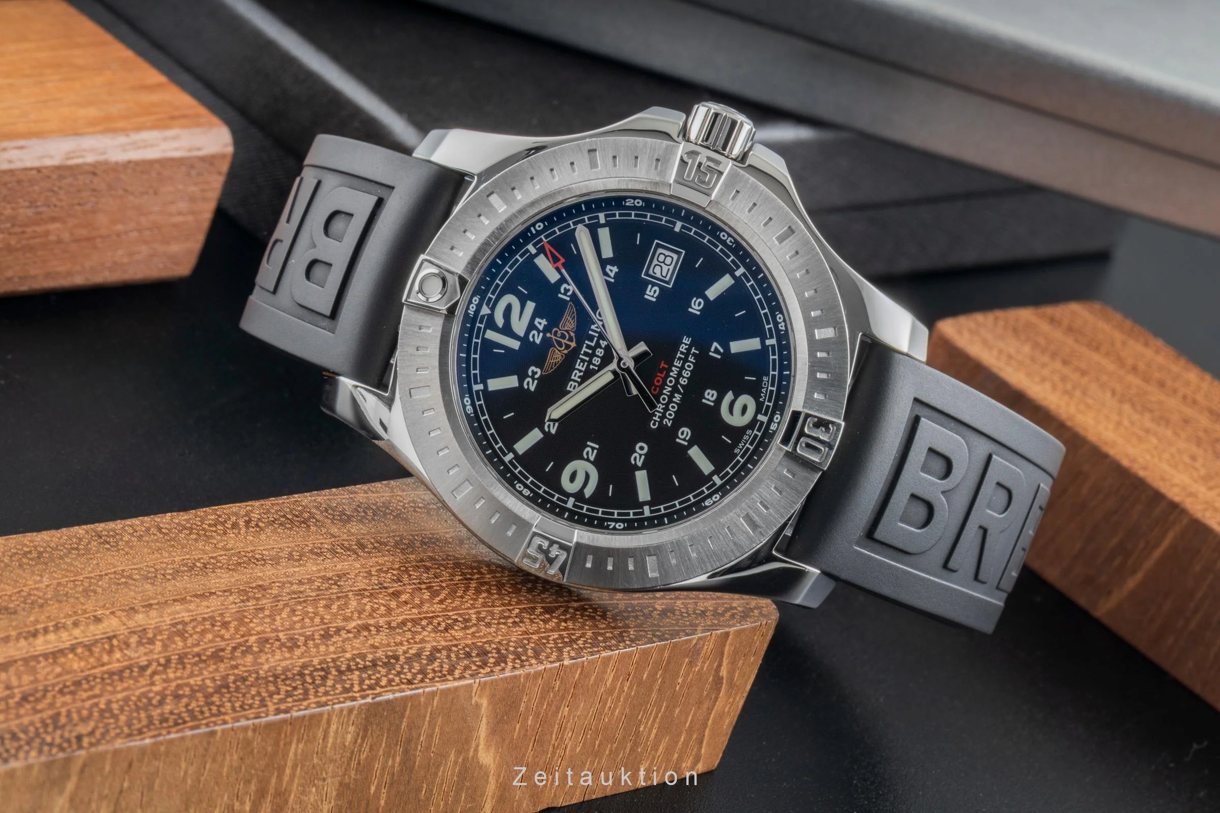Breitling Colt Chronograph  steel quartz men's watch A7438811/BD45	  [2505447] - Image 3