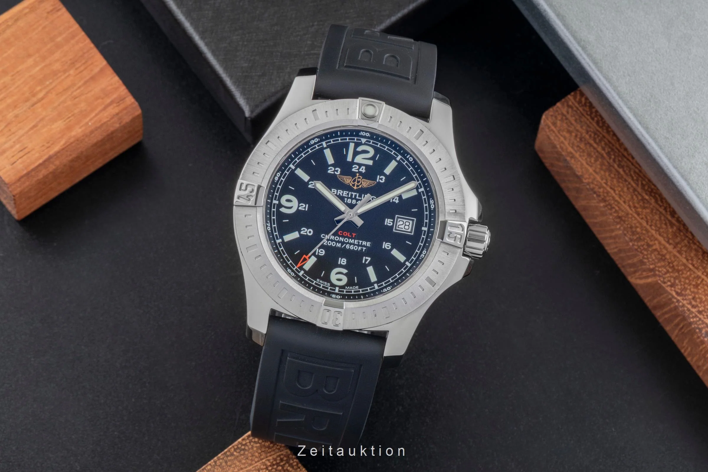 Breitling Colt Chronograph  steel quartz men's watch A7438811/BD45	  [2505447] - Image 4