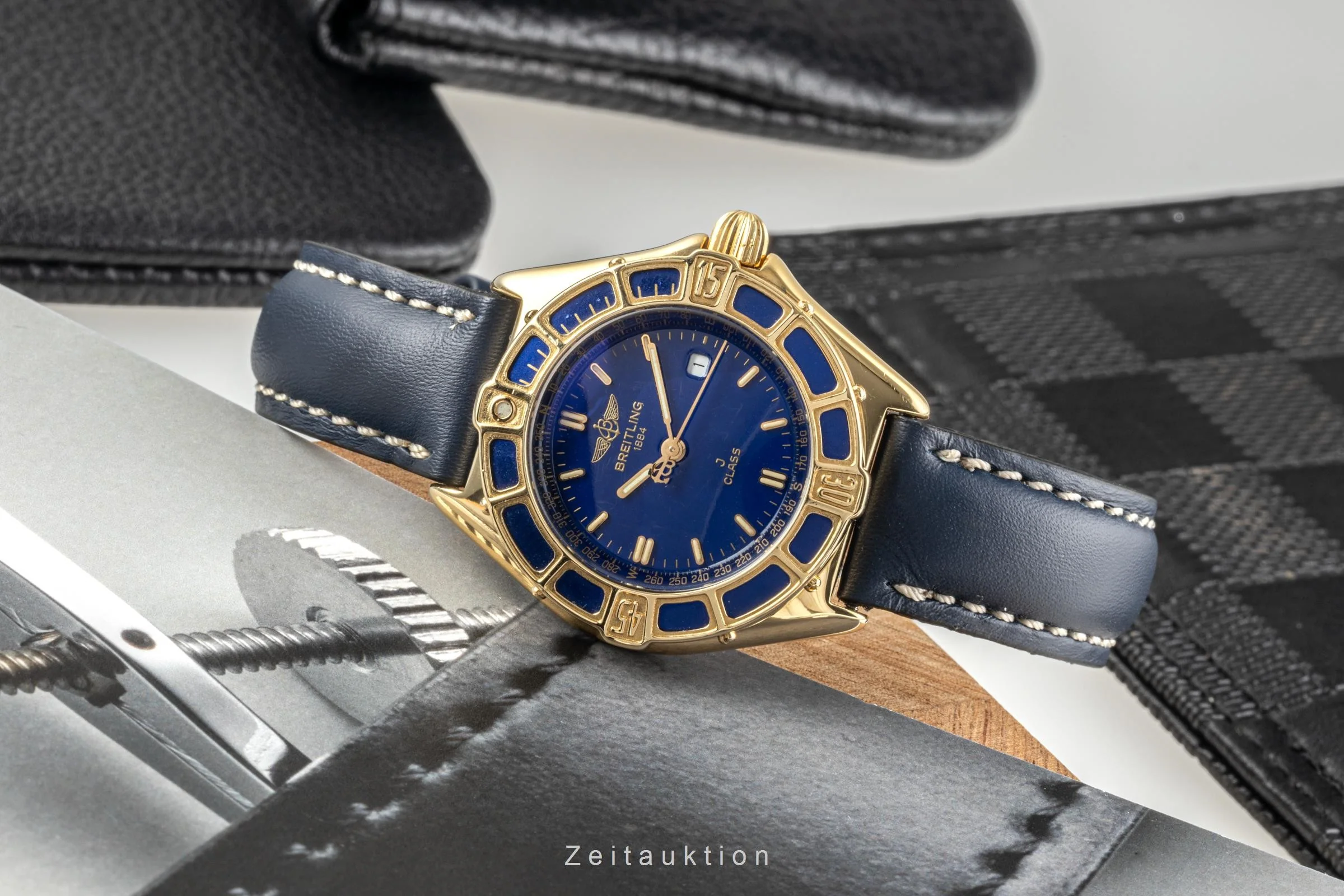 Breitling J-Class 18 ct gold quartz women's watch K52063  [2302479] - Image 2