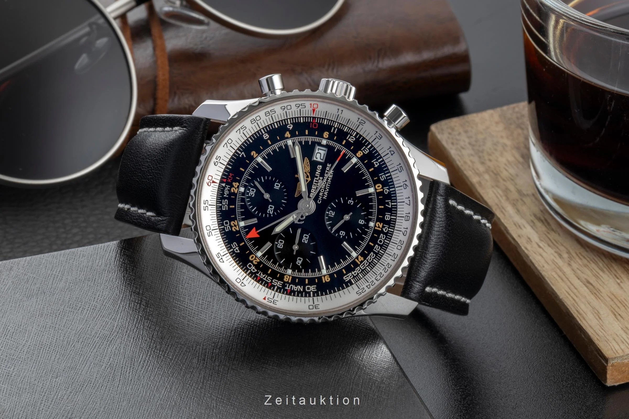 Breitling Navitimer World chronograph steel automatic men's watch A24322-101	  [2506790] - Image 3