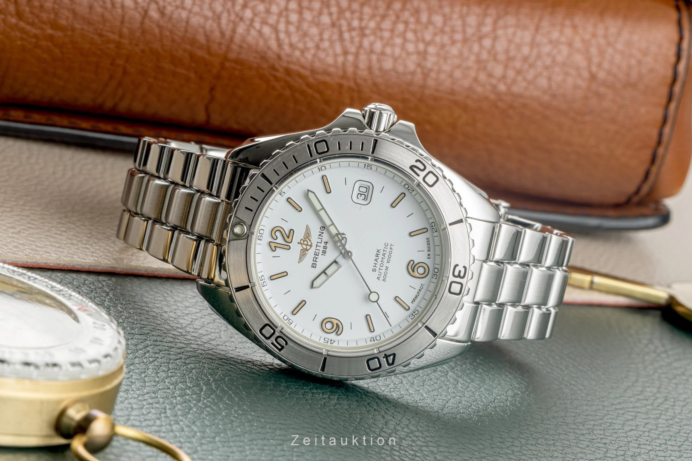 Breitling Shark steel automatic men's watch A17605  [2204009] - Image 3