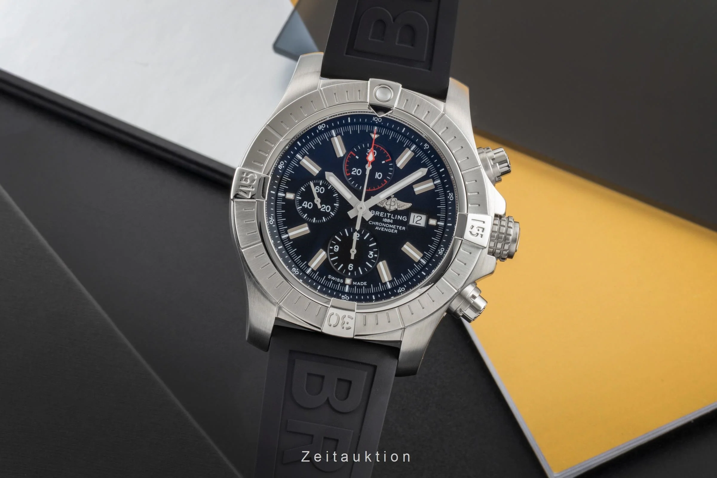 Breitling Super Avenger chronograph steel automatic men's watch A13375  [2600305] - Image 2