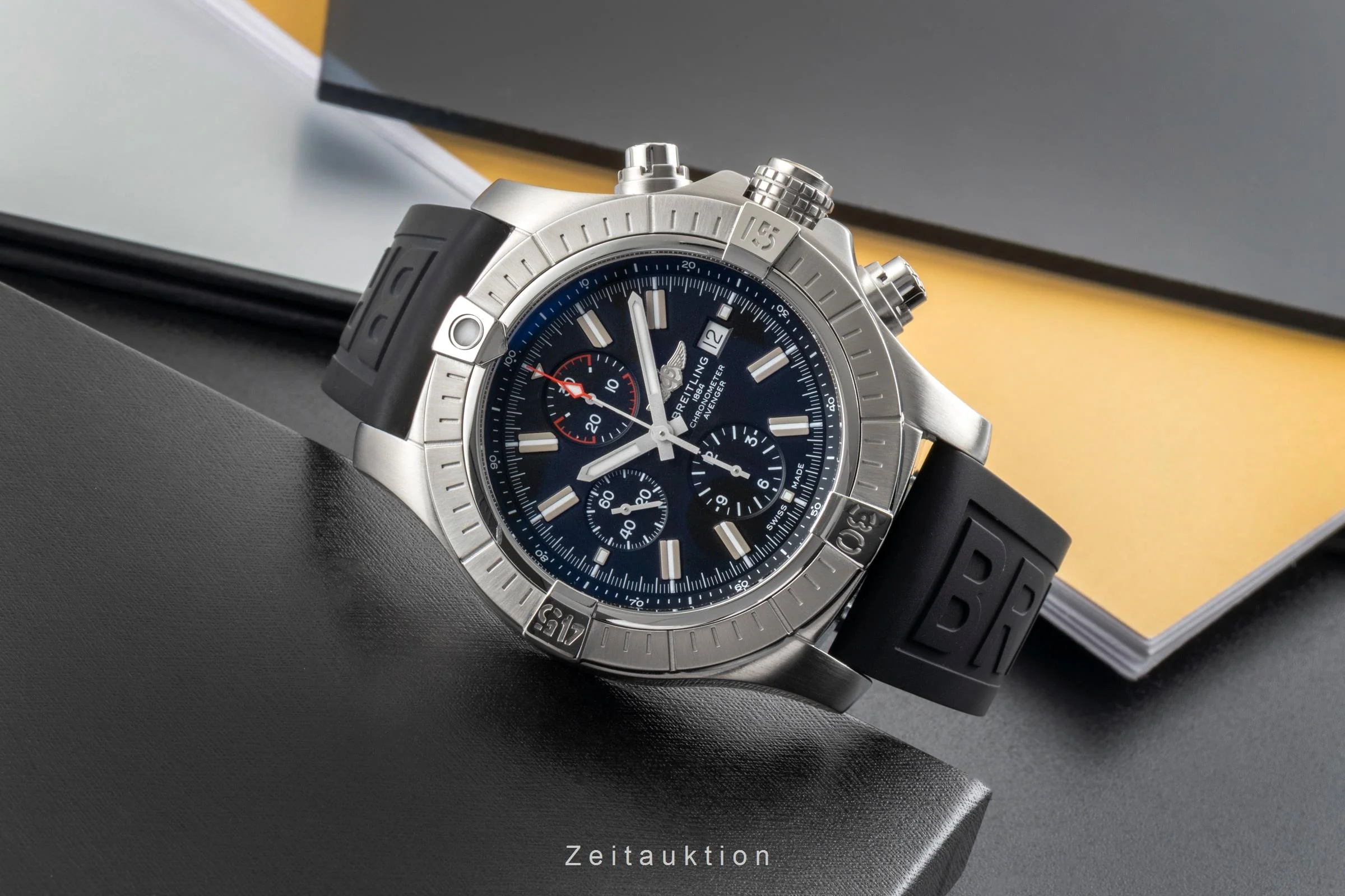 Breitling Super Avenger chronograph steel automatic men's watch A13375  [2600305] - Image 3