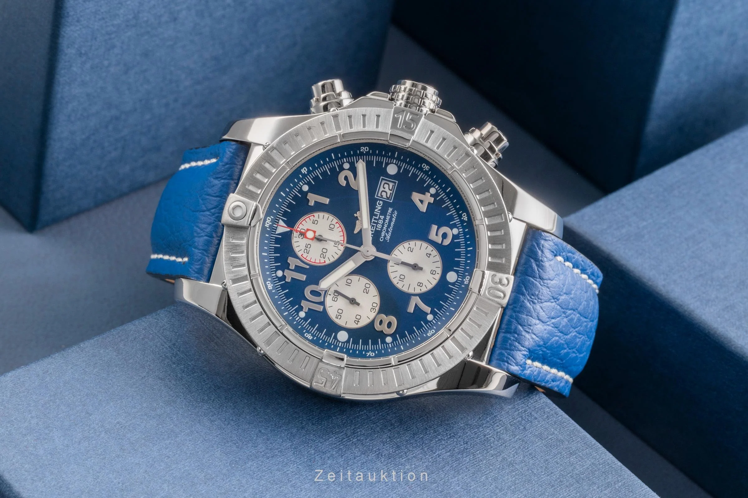 Breitling Super Avenger chronograph steel / titanium automatic men's watch A13370  [2503624] - Image 3