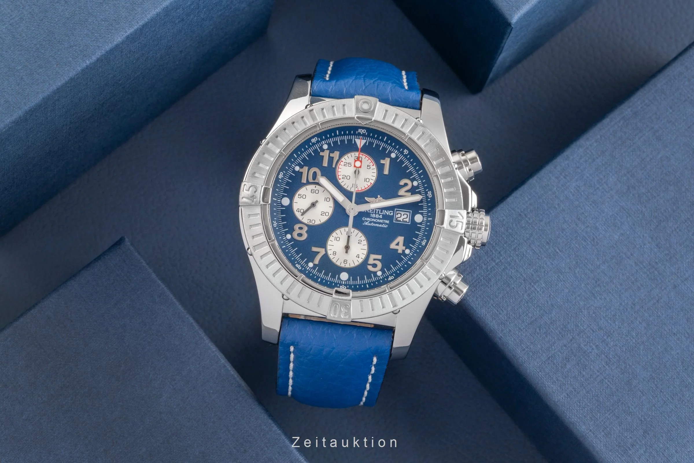 Breitling Super Avenger chronograph steel / titanium automatic men's watch A13370  [2503624] - Image 4