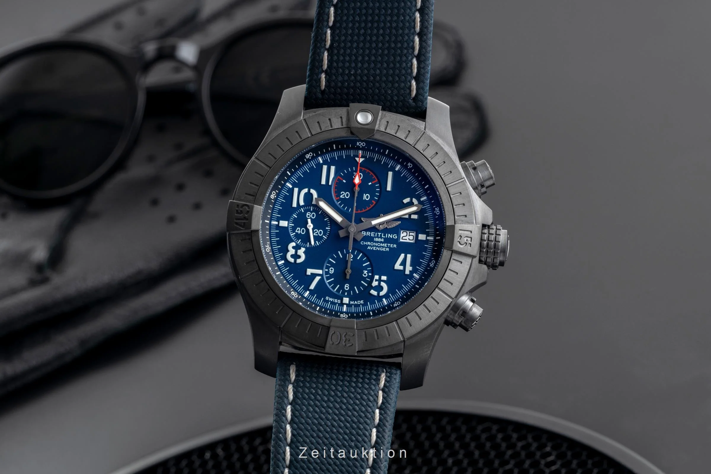Breitling Super Avenger chronograph titanium automatic men's watch V13375101C1X1 LP: 6400EUR  [2505049] - Image 2