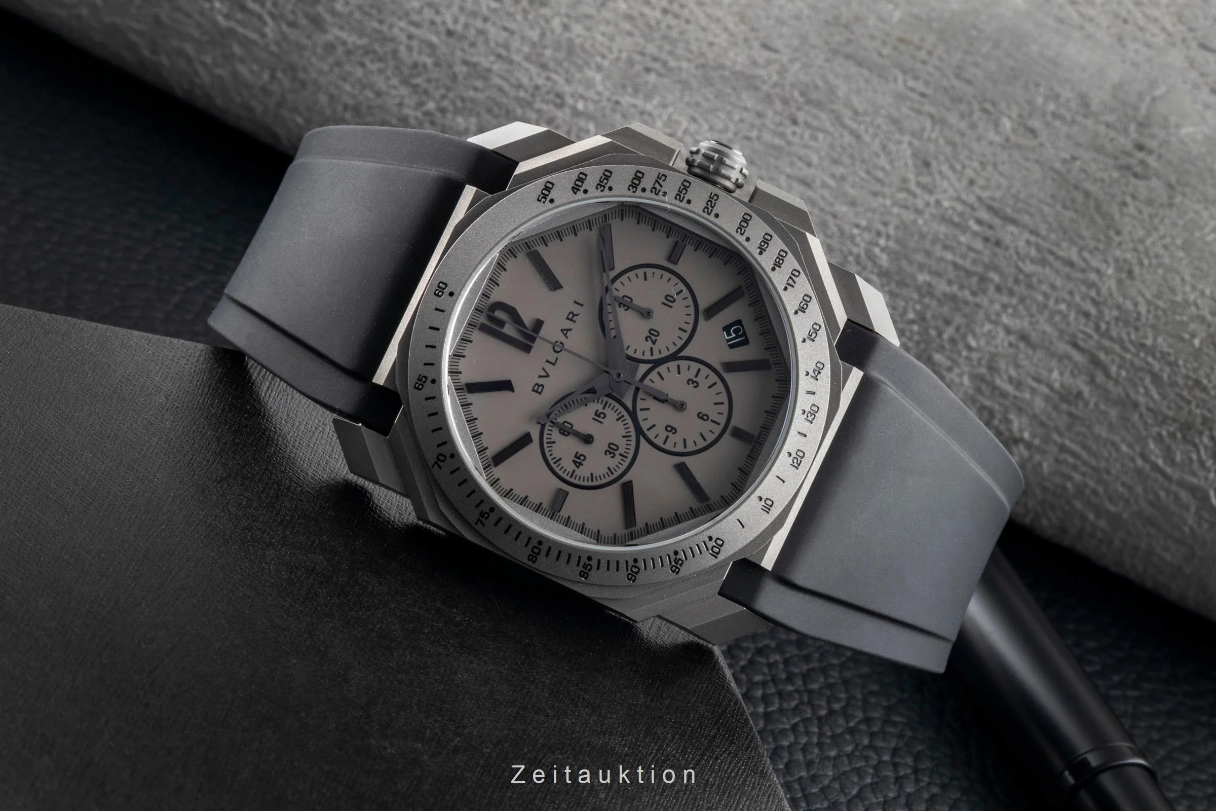 Bvlgari Octo chronograph titanium automatic men's watch 102859  [2600714] - Image 3