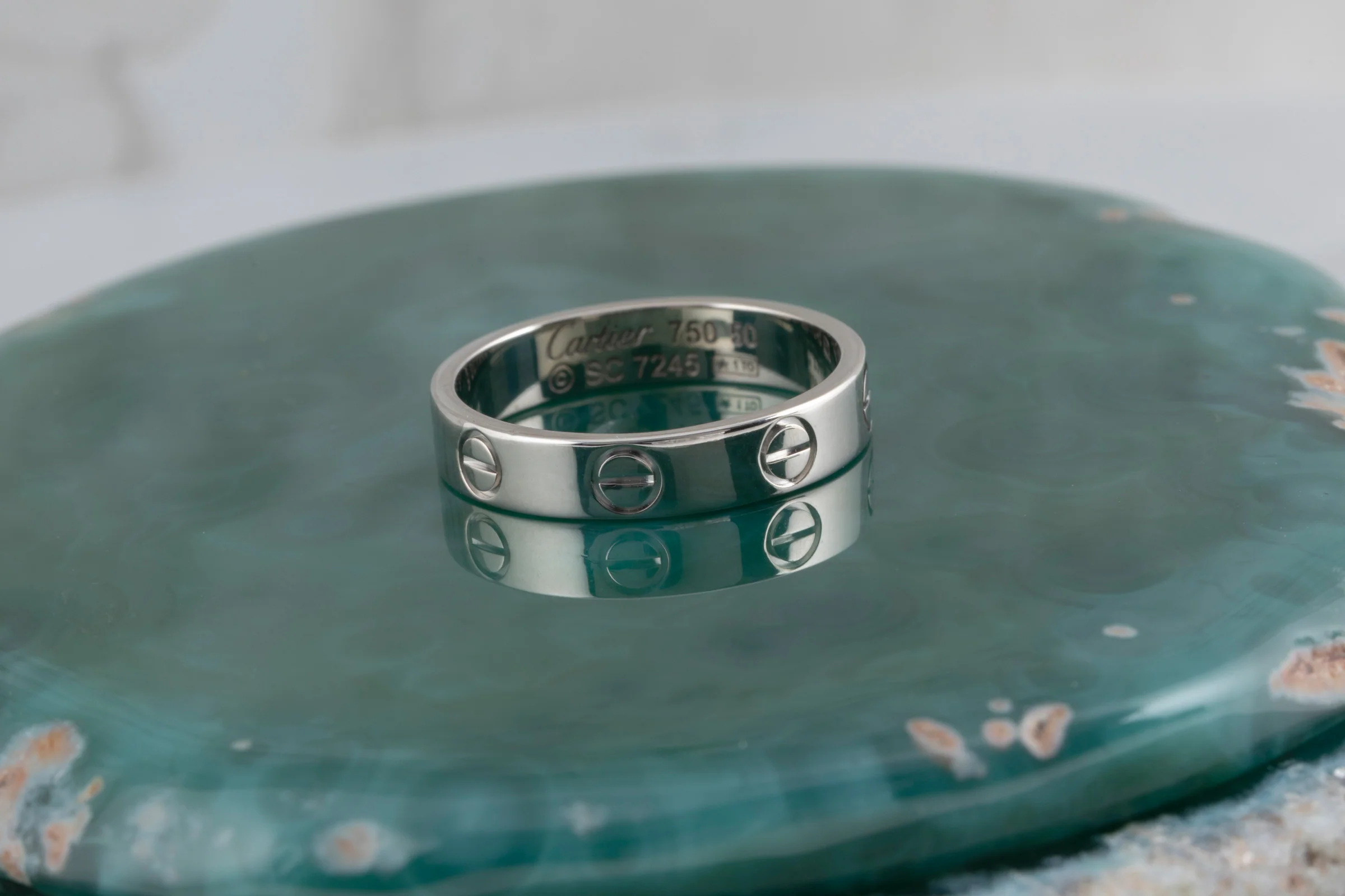 Cartier Love Ring 18k (0.750) white gold size 50 Ref. B4085100 with box retail price: 1490,- €[KL25995] - Image 2