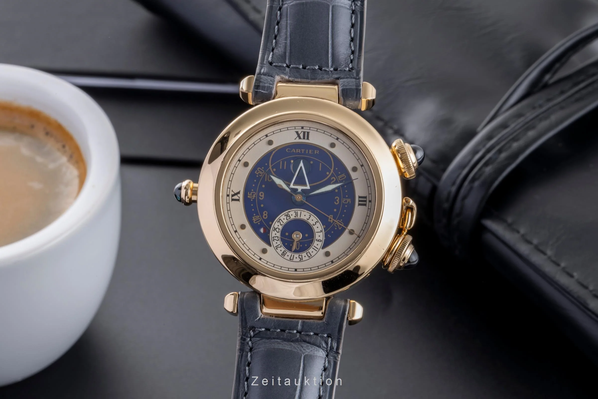 Cartier Pasha 18 ct gold quartz men's watch 30011  [2406581] - Image 2