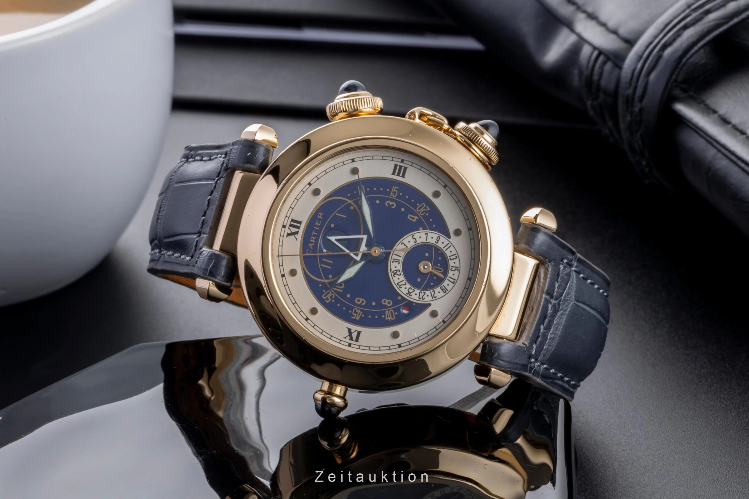 Cartier Pasha 18 ct gold quartz men's watch 30011  [2406581] - Image 3