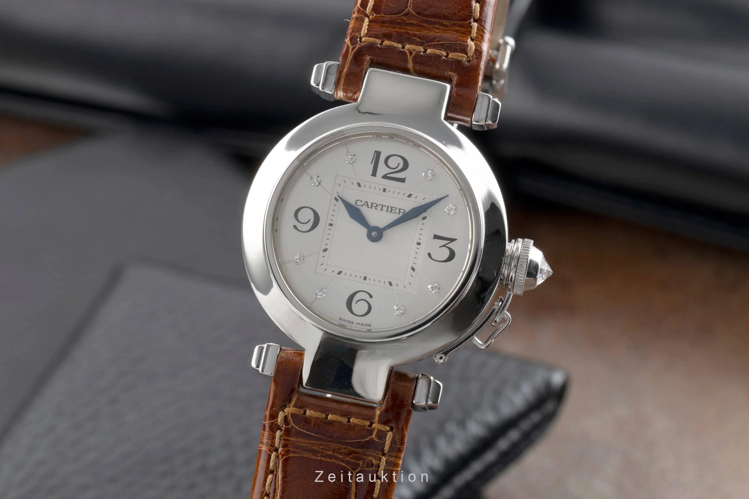 Cartier Pasha 18 ct white gold quartz women's watch WJ11902G  [2501347] - Image 2