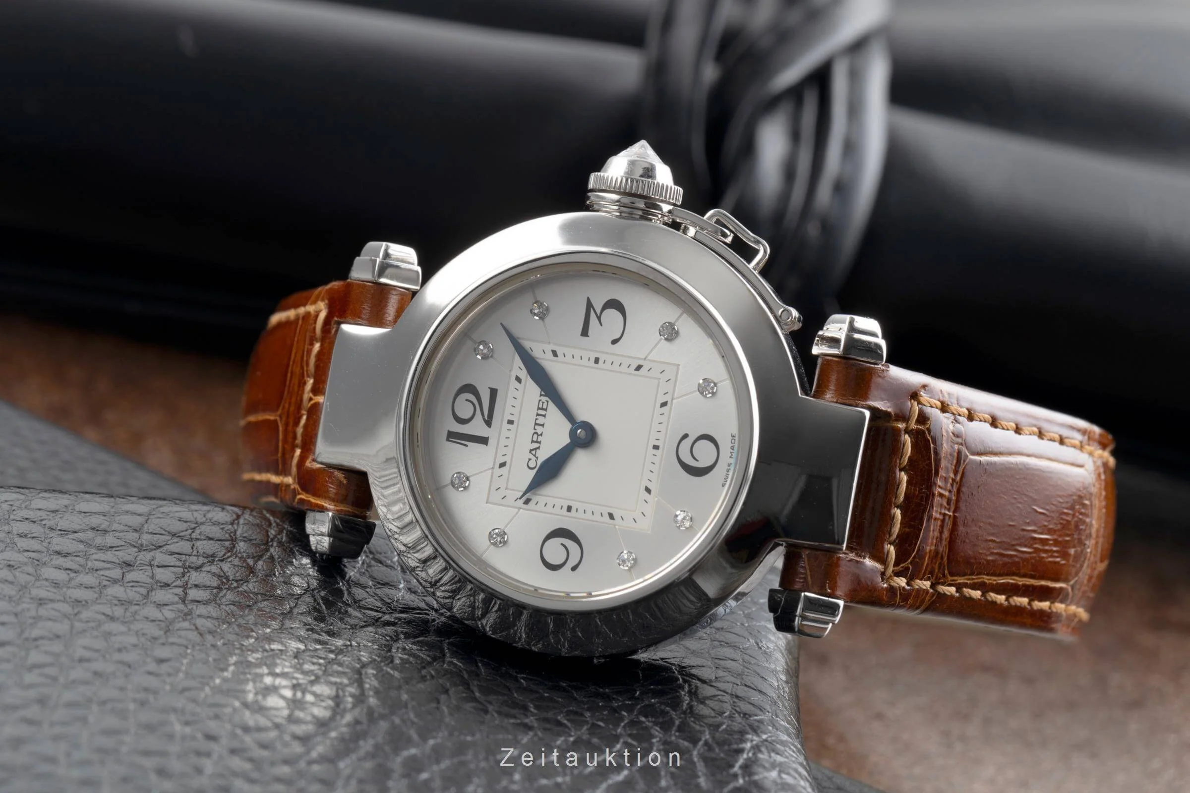 Cartier Pasha 18 ct white gold quartz women's watch WJ11902G  [2501347] - Image 3