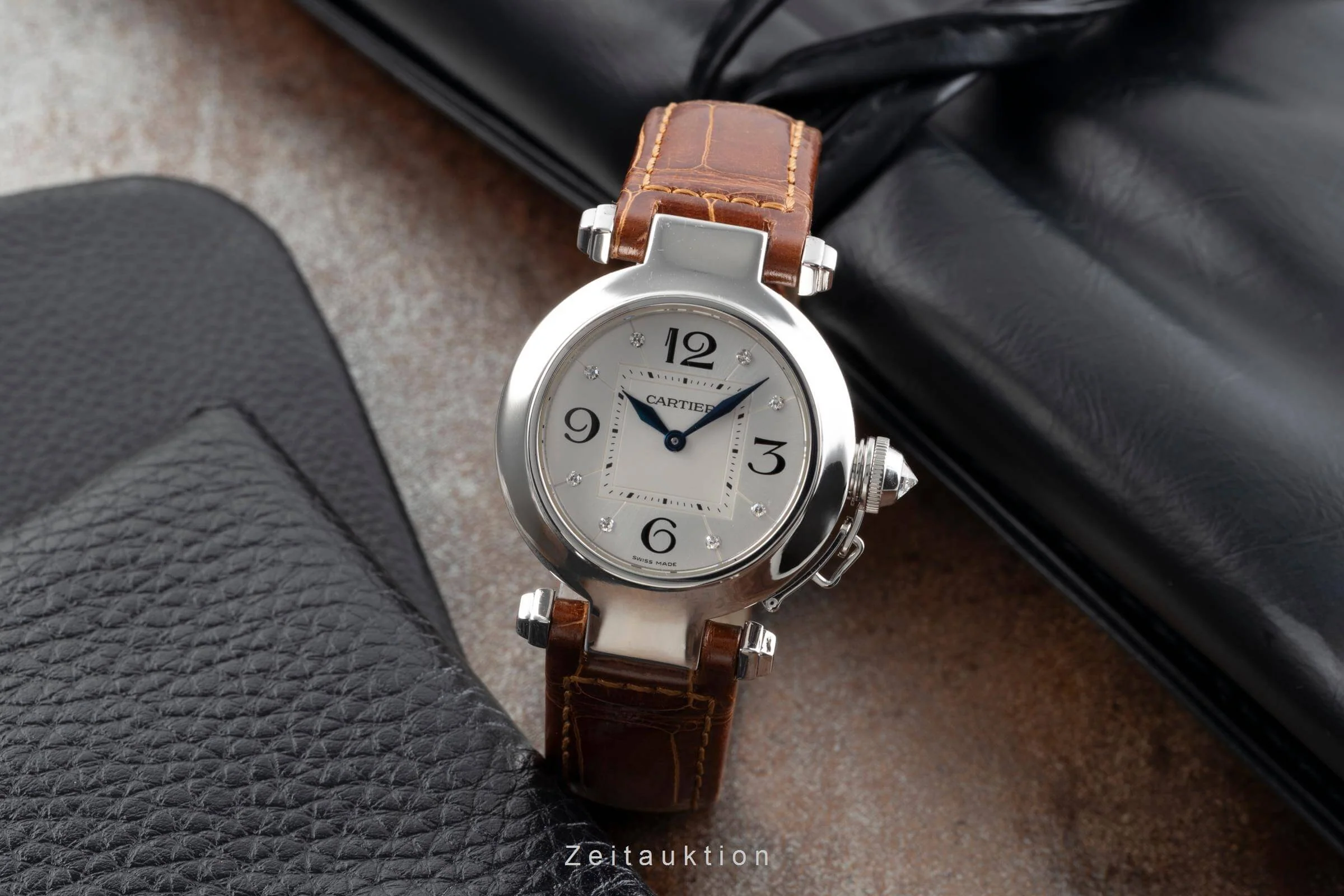 Cartier Pasha 18 ct white gold quartz women's watch WJ11902G  [2501347] - Image 4