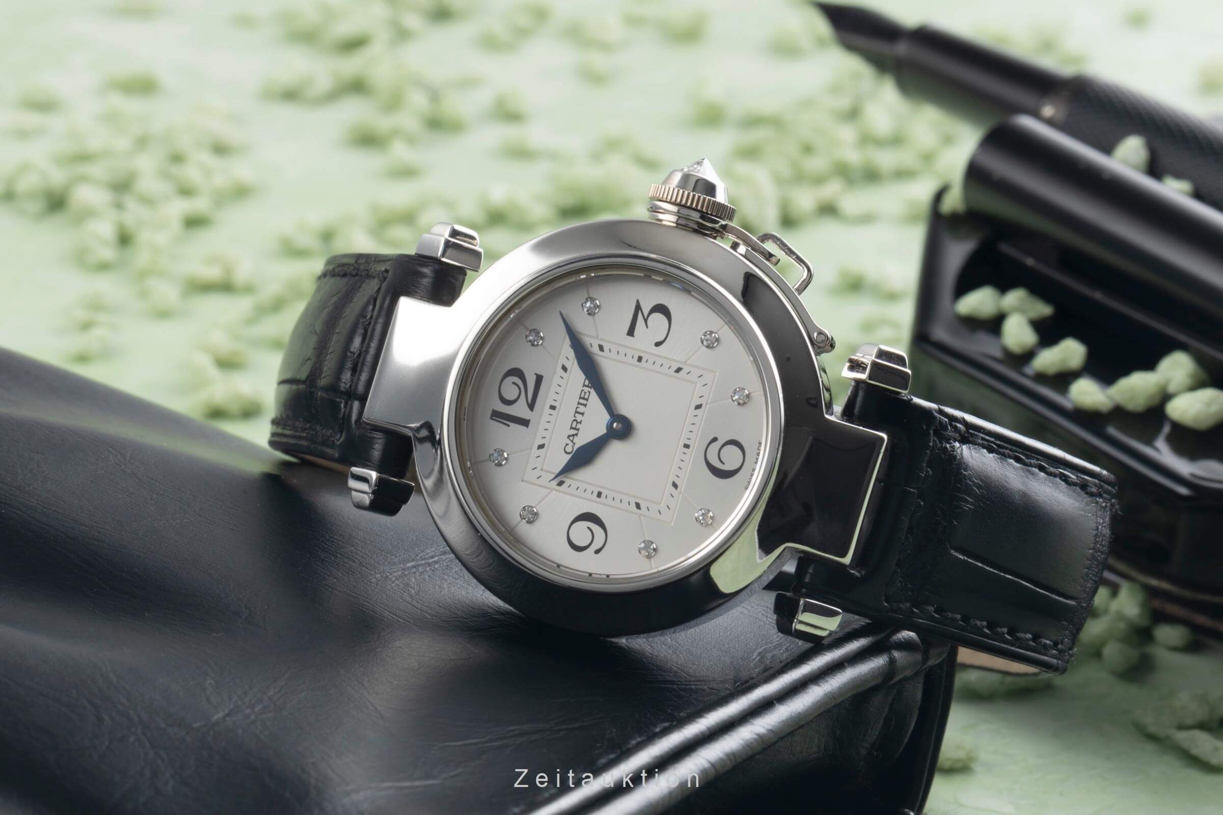 Cartier Pasha 18 ct white gold quartz women's watch WJ11902G  [2501425] - Image 3