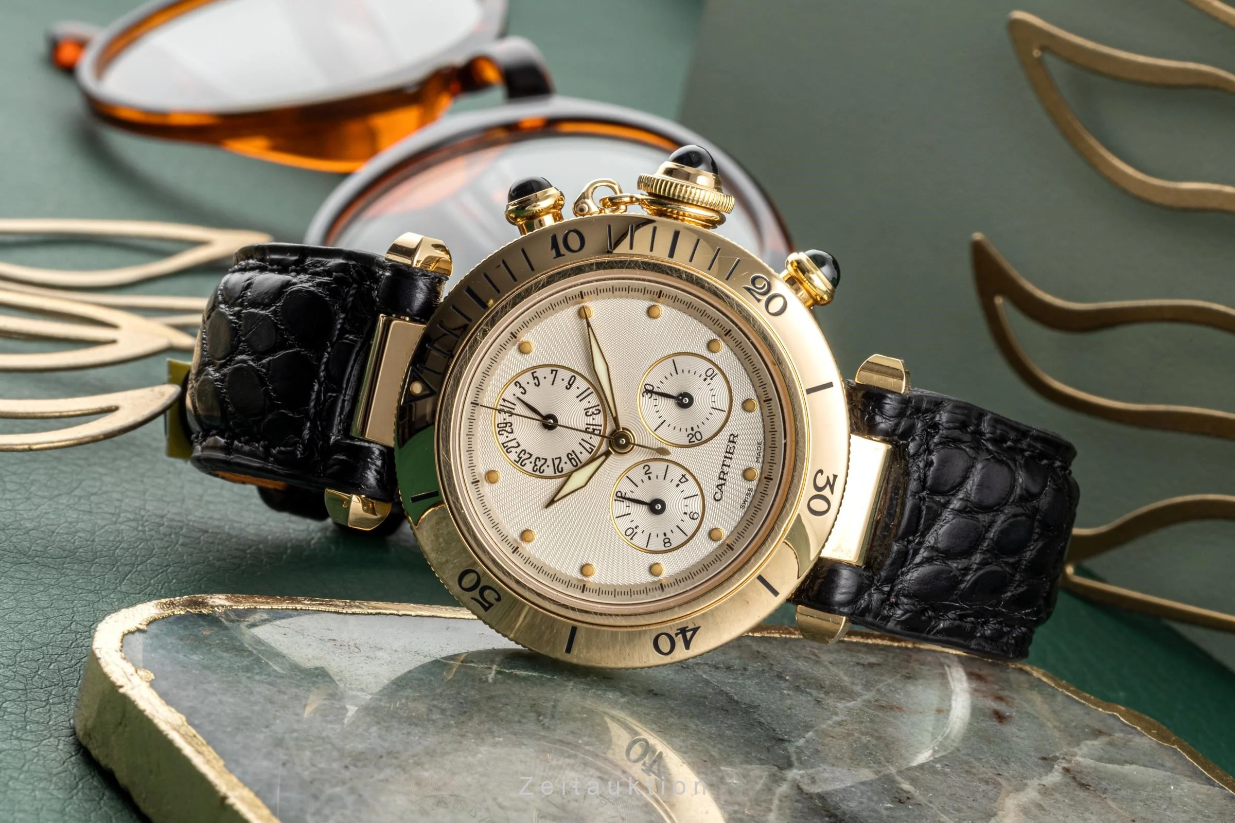 Cartier Pasha chronograph 18 ct gold quartz men's watch 1353  [2207688] - Image 2