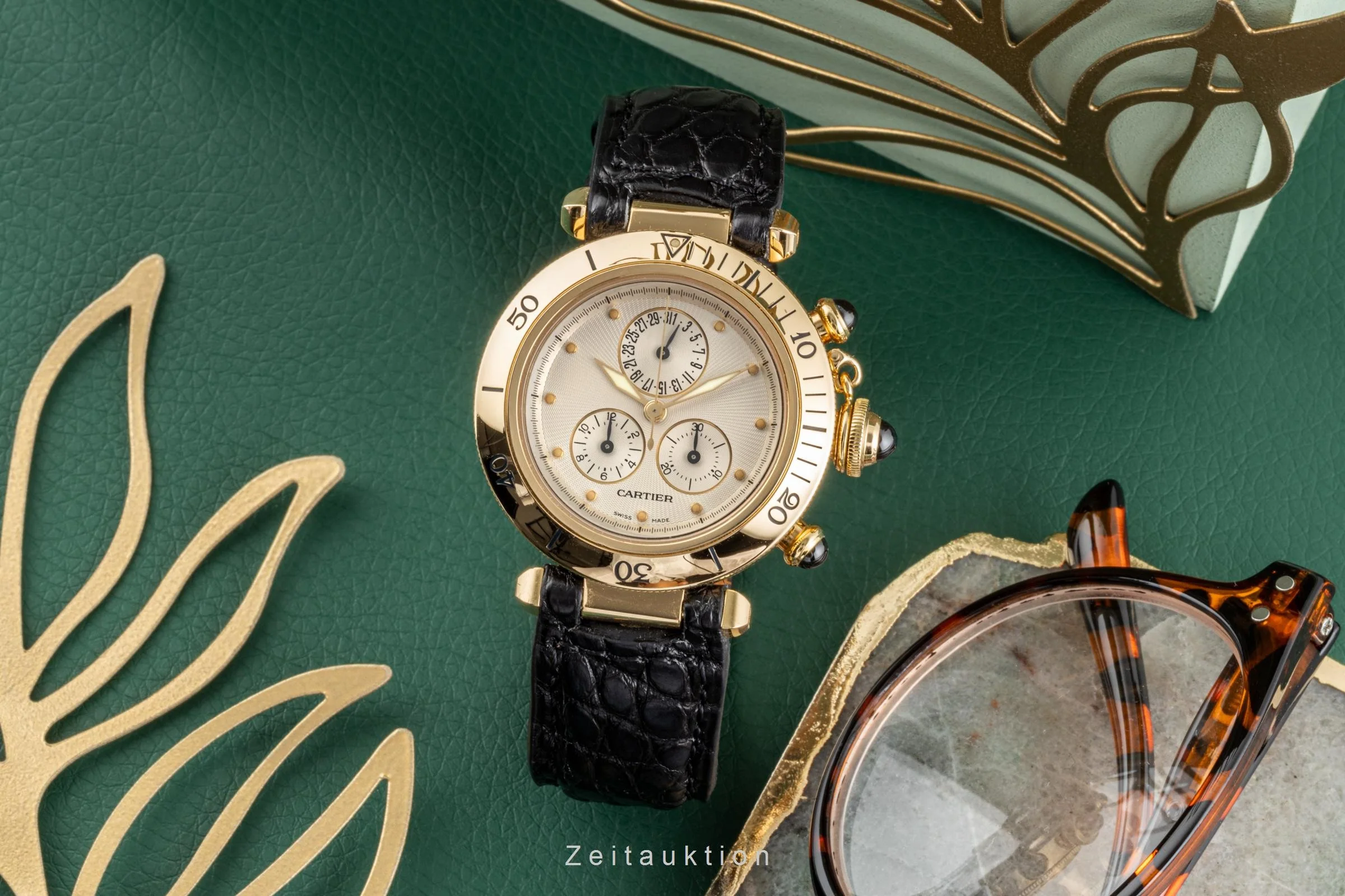 Cartier Pasha chronograph 18 ct gold quartz men's watch 1353  [2207688] - Image 3