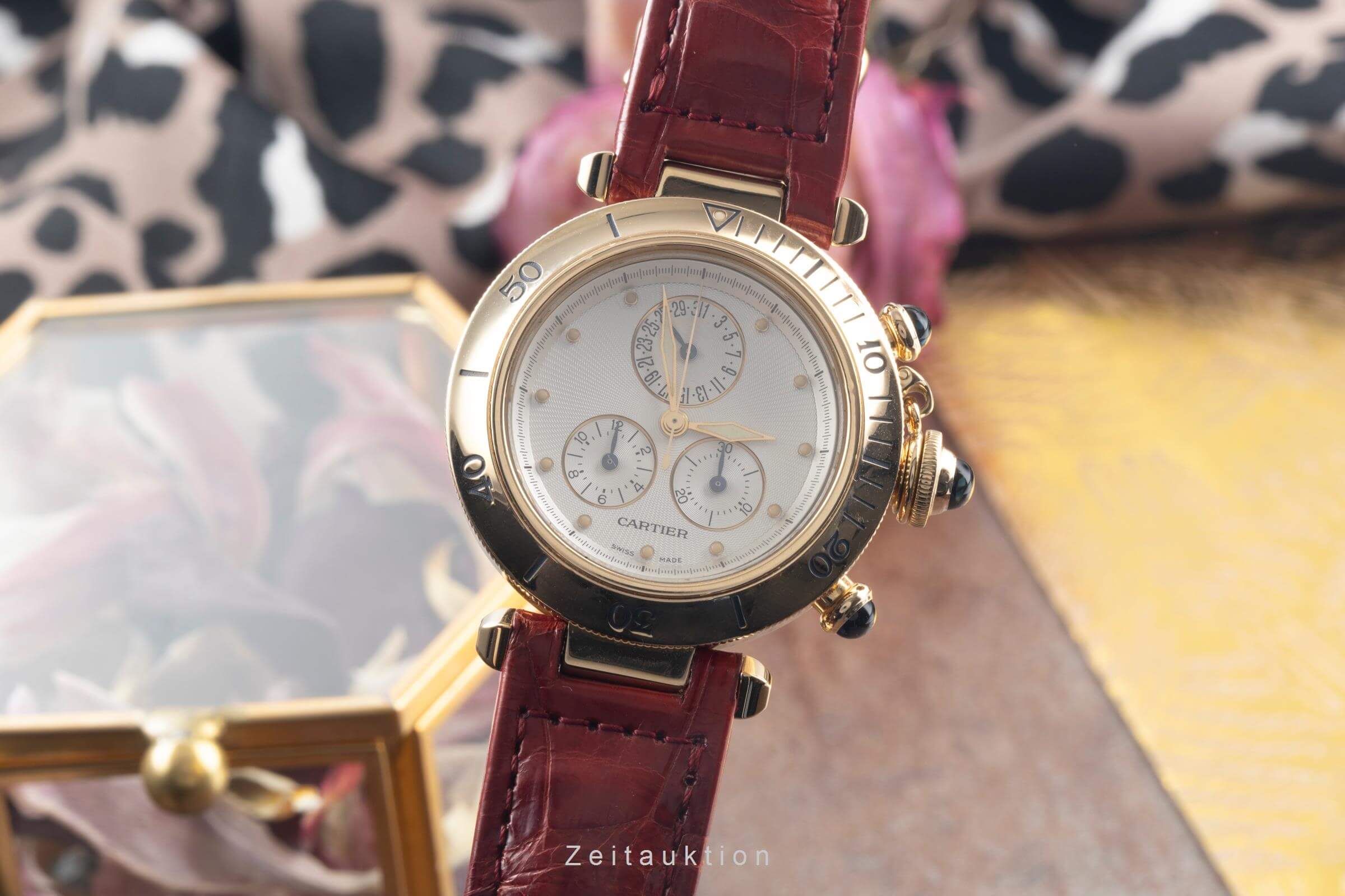 Cartier Pasha chronograph 18 ct gold quartz women's watch W3012051  [2501045] - Image 2