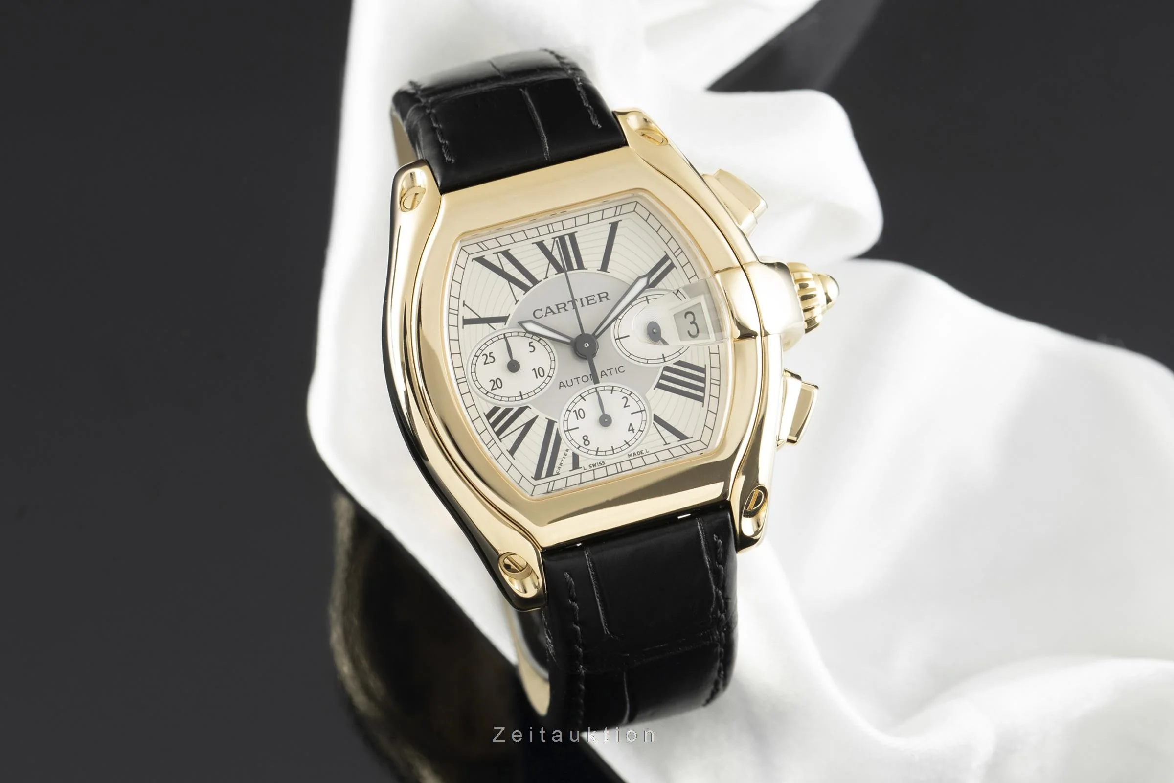 Cartier Roadster chronograph 18 ct gold automatic men's watch 2619  [2107547] - Image 3