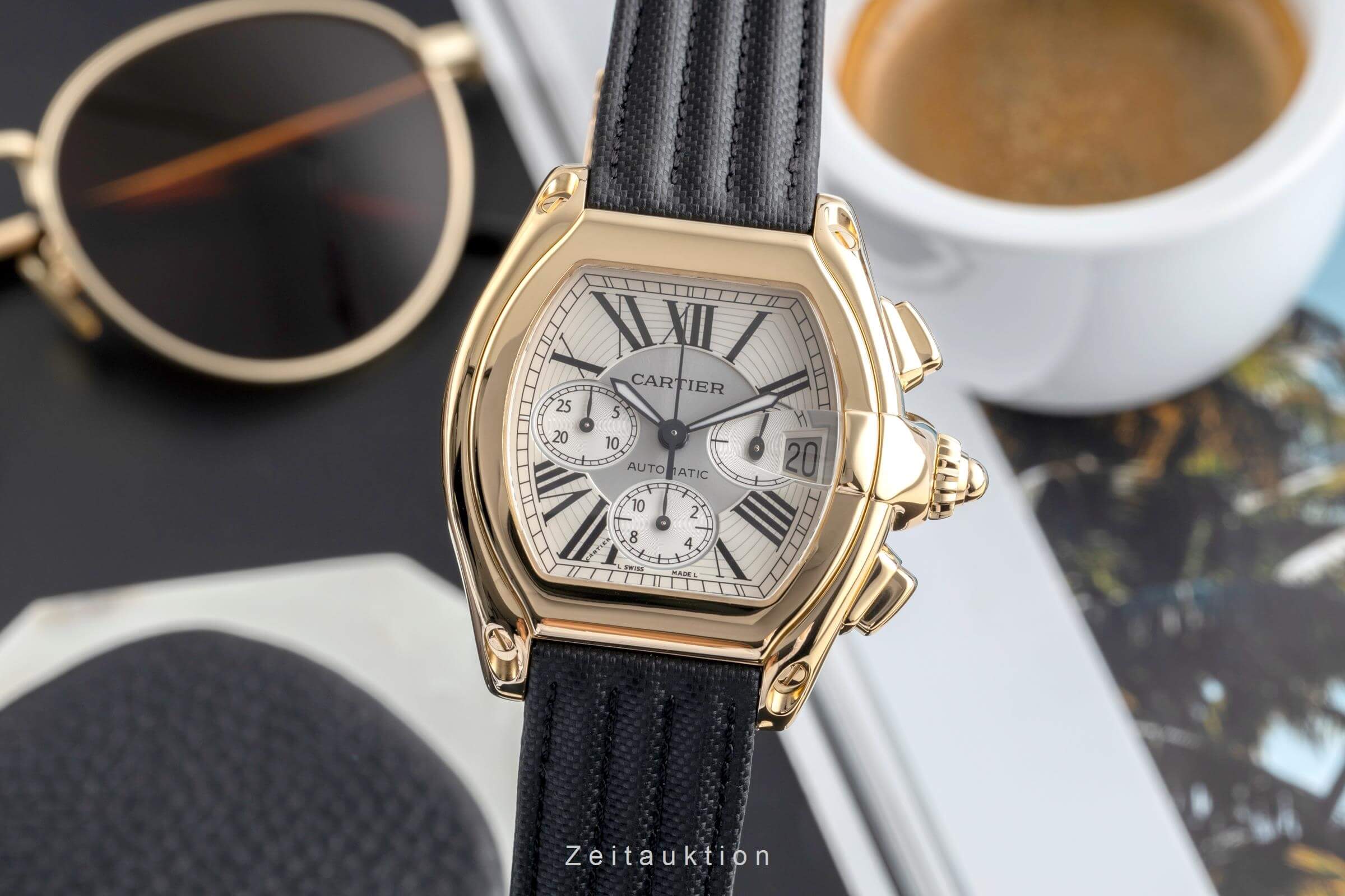 Cartier Roadster chronograph 18 ct gold automatic men's watch W62021Y3  [2502461] - Image 2