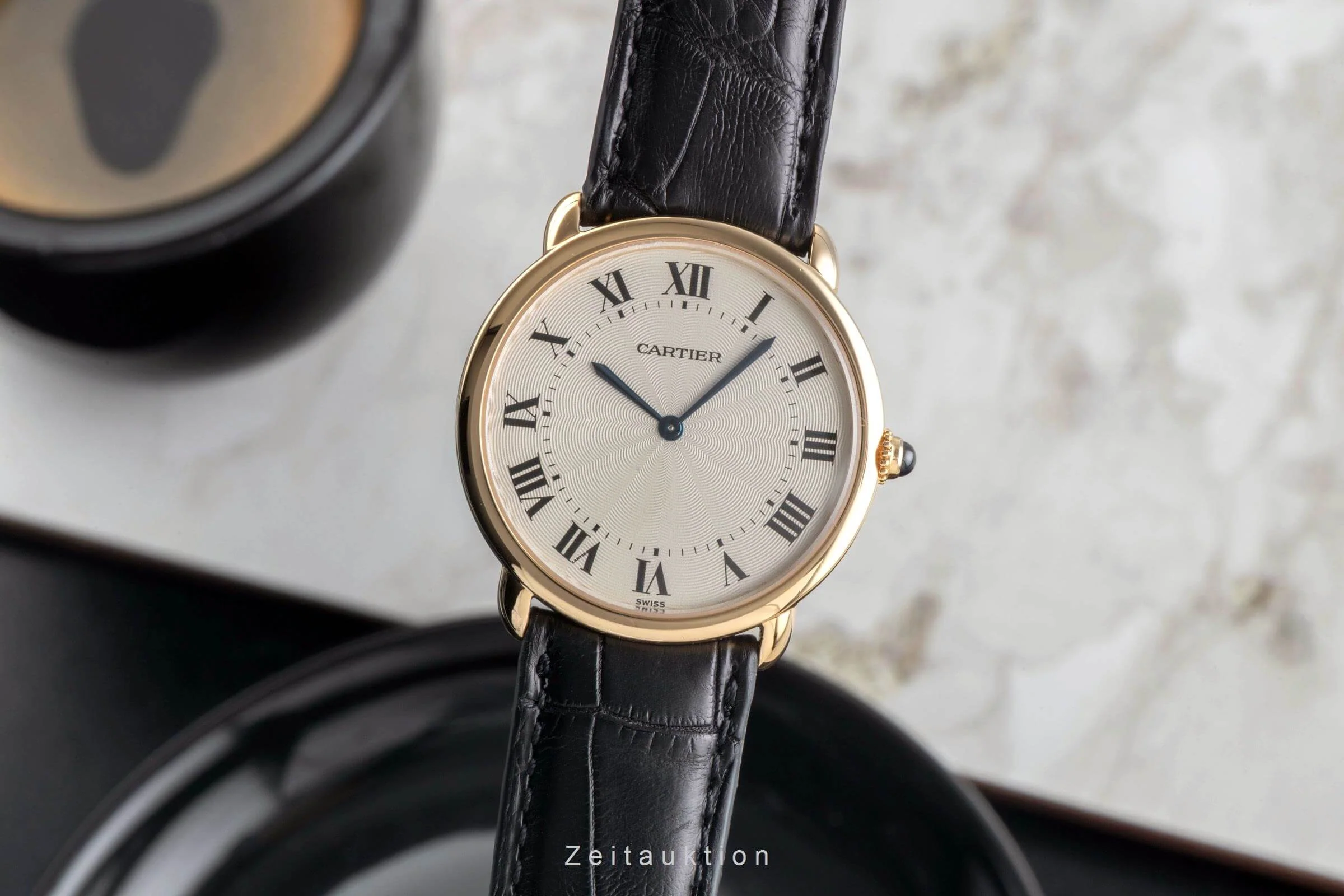 Cartier Ronde Louis 18 ct gold manual winding women's watch W1508956  [2501471] - Image 2