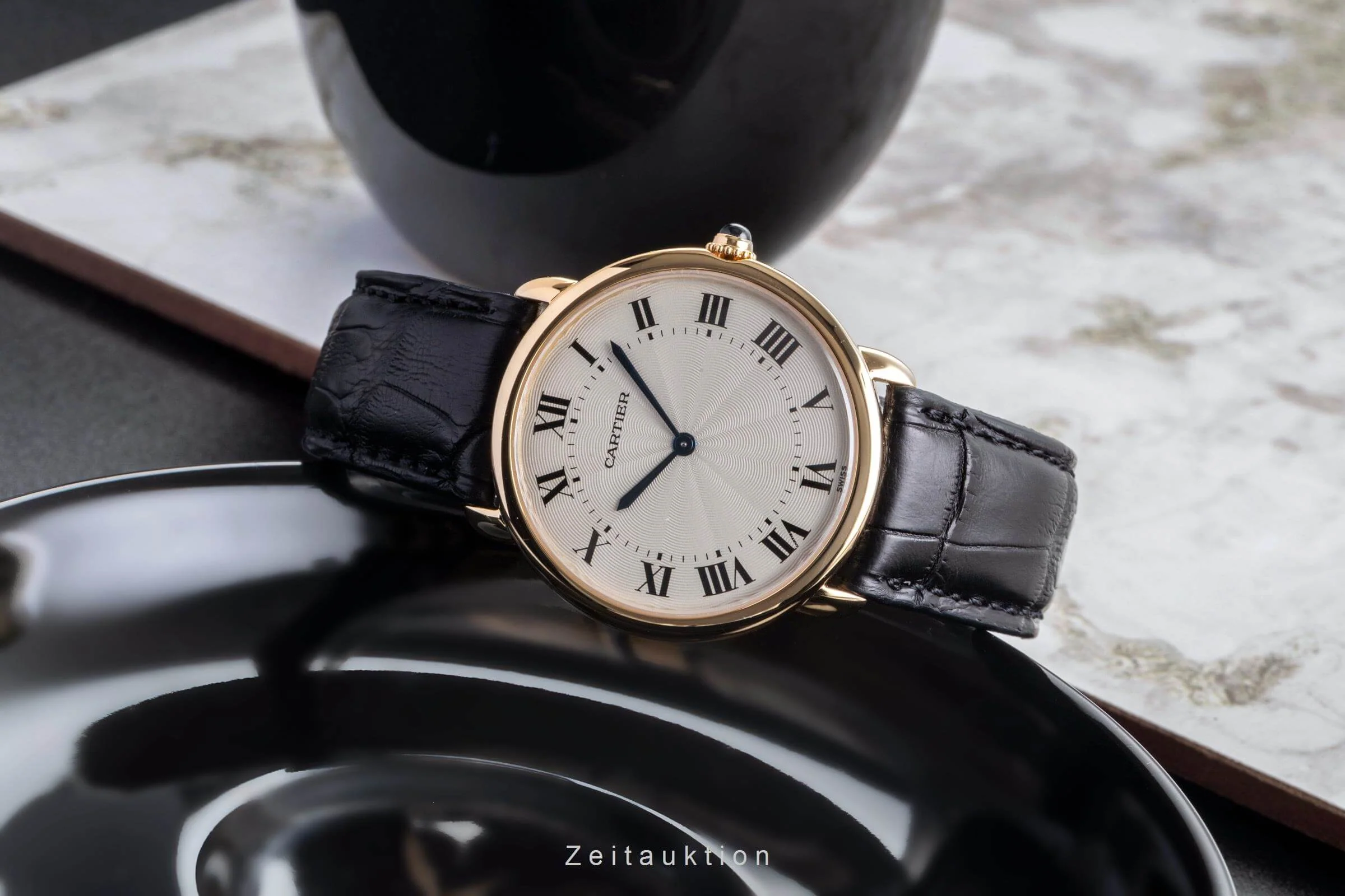 Cartier Ronde Louis 18 ct gold manual winding women's watch W1508956  [2501471] - Image 3
