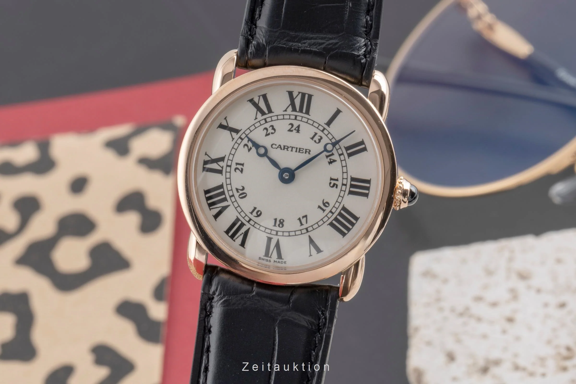 Cartier Ronde Louis 18 ct red gold quartz women's watch W6800151, 2886  [2504430] - Image 2