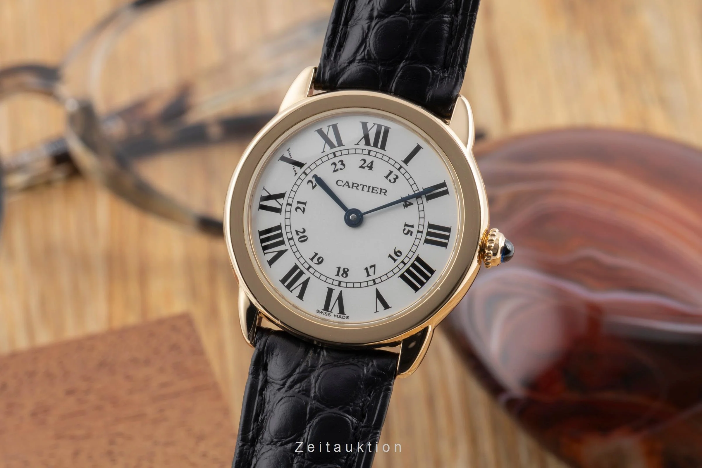 Cartier Ronde Solo 18 ct gold quartz women's watch W6700355  [2600907] - Image 2