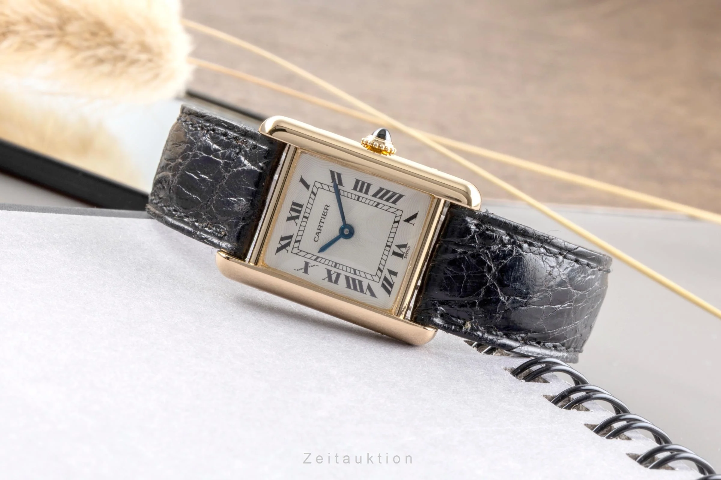 Cartier Tank 18 ct gold manual winding women's watch 878087  [2502309] - Image 3