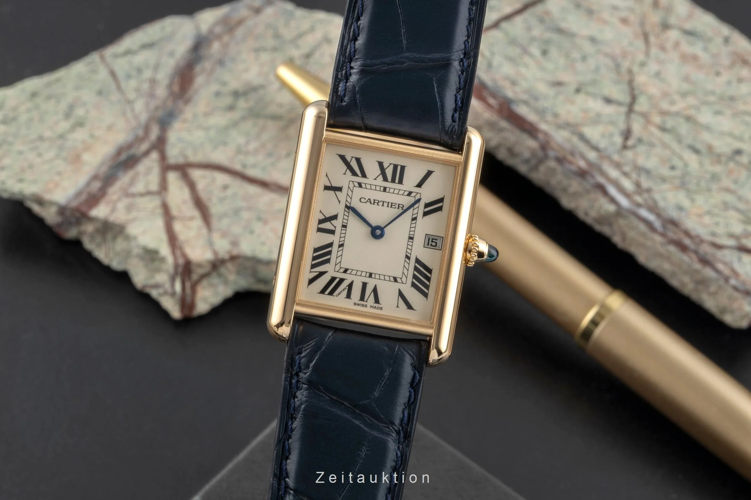 Cartier Tank 18 ct gold quartz men's watch W1529756  [2506974] - Image 2