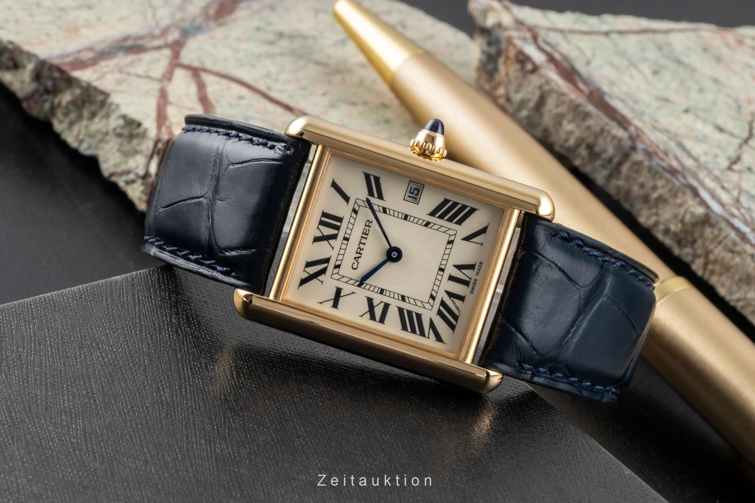 Cartier Tank 18 ct gold quartz men's watch W1529756  [2506974] - Image 3